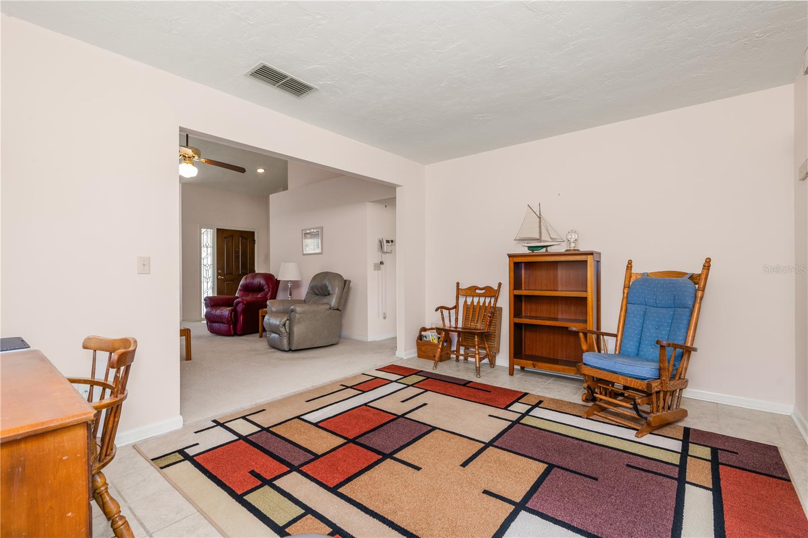 Image 15 of 39 For 906 Colbert Court