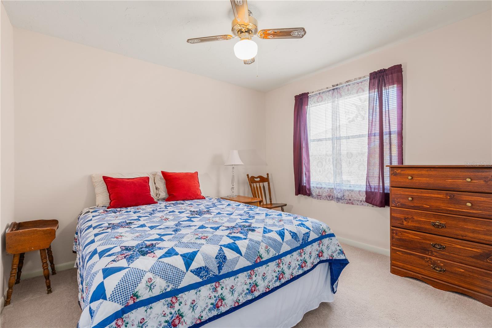 Image 17 of 39 For 906 Colbert Court