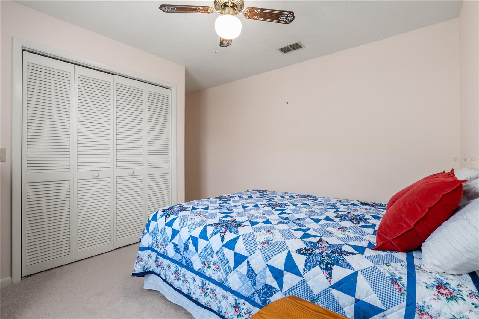 Image 18 of 39 For 906 Colbert Court
