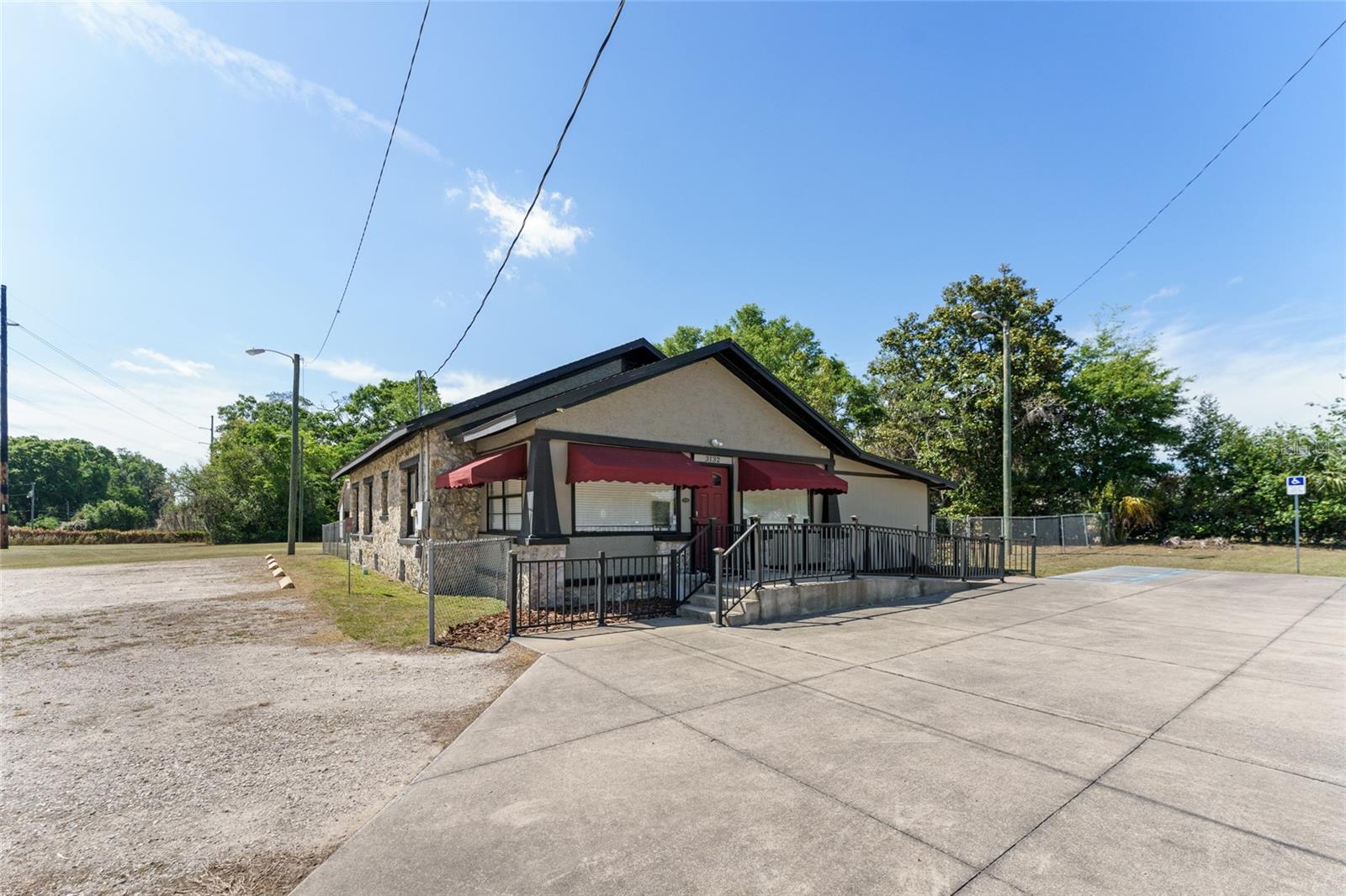 Image 61 of 93 For 3132 Jacksonville Road