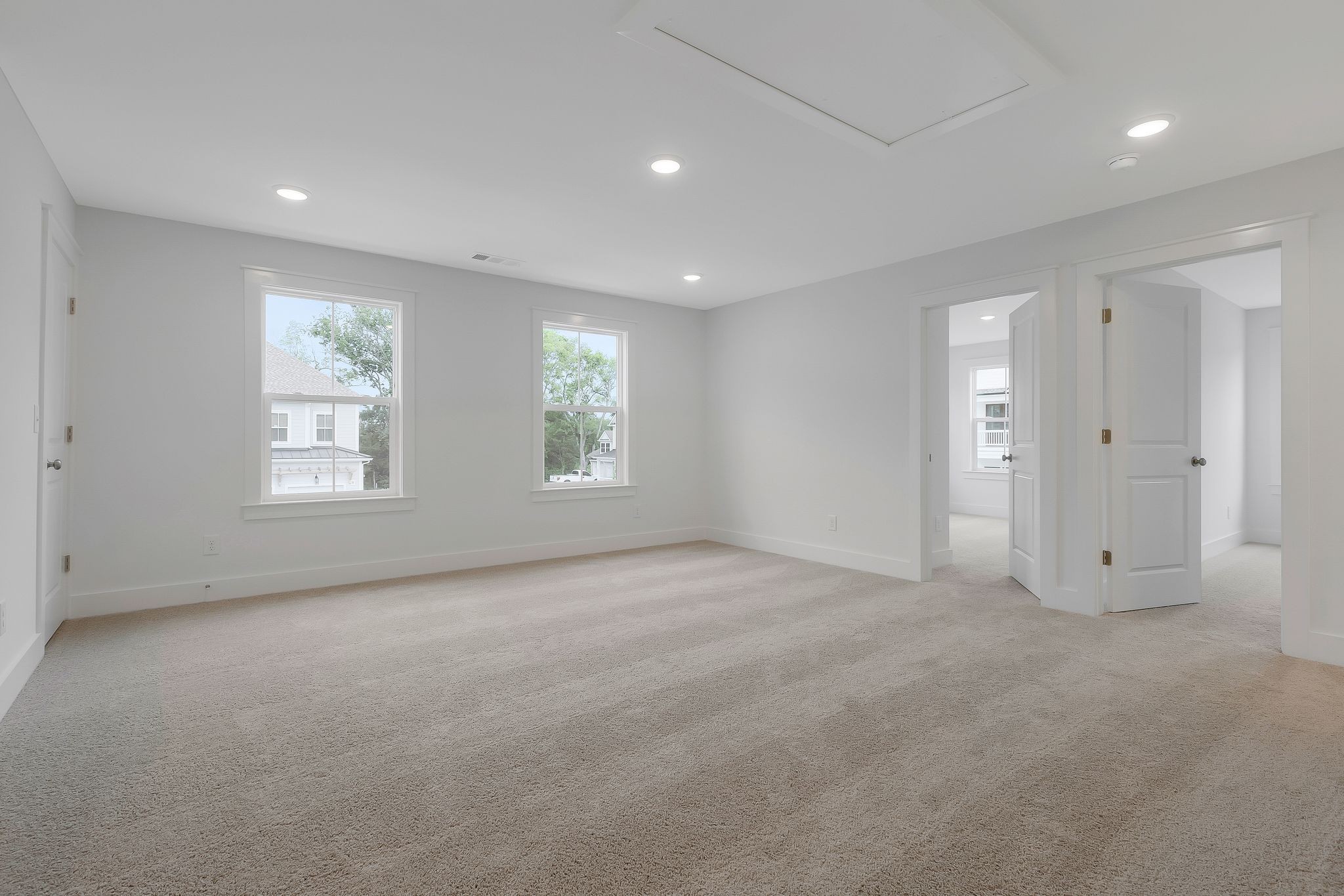 Image 22 of 50 For 16299 14th Avenue Road