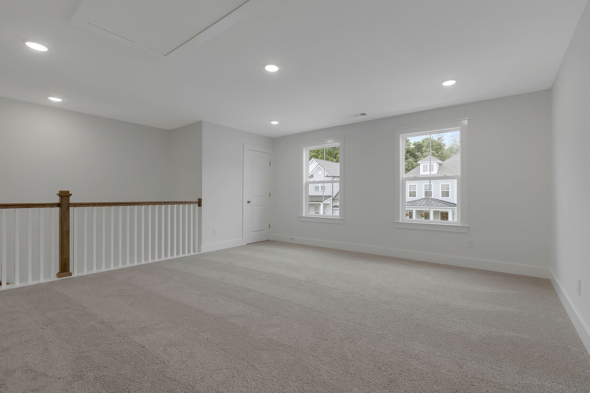 Image 23 of 50 For 16299 14th Avenue Road