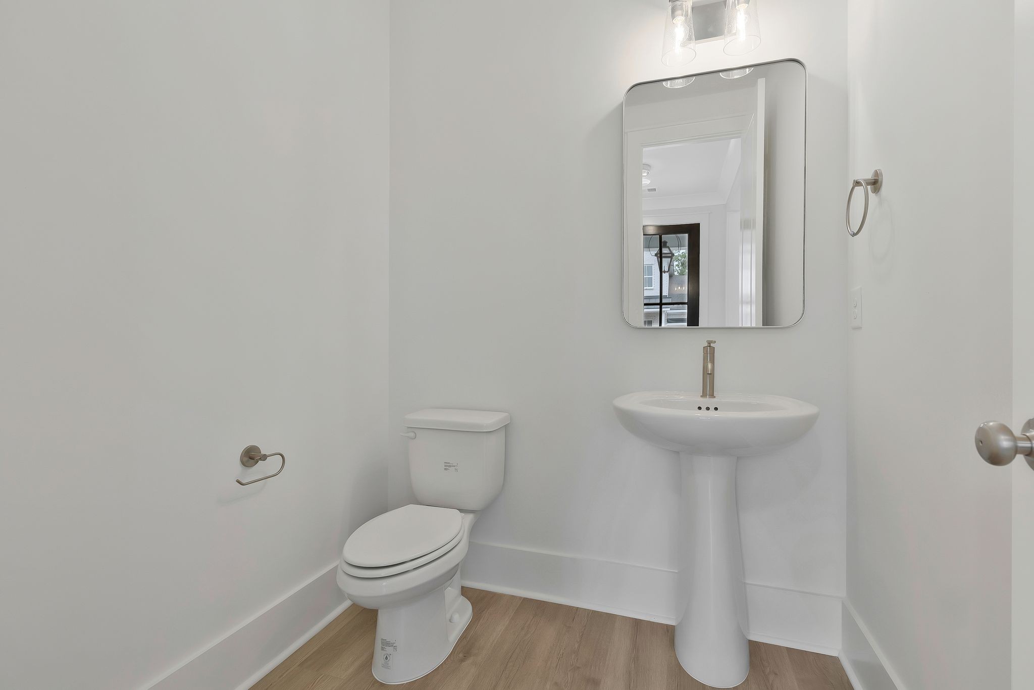 Image 30 of 50 For 16299 14th Avenue Road