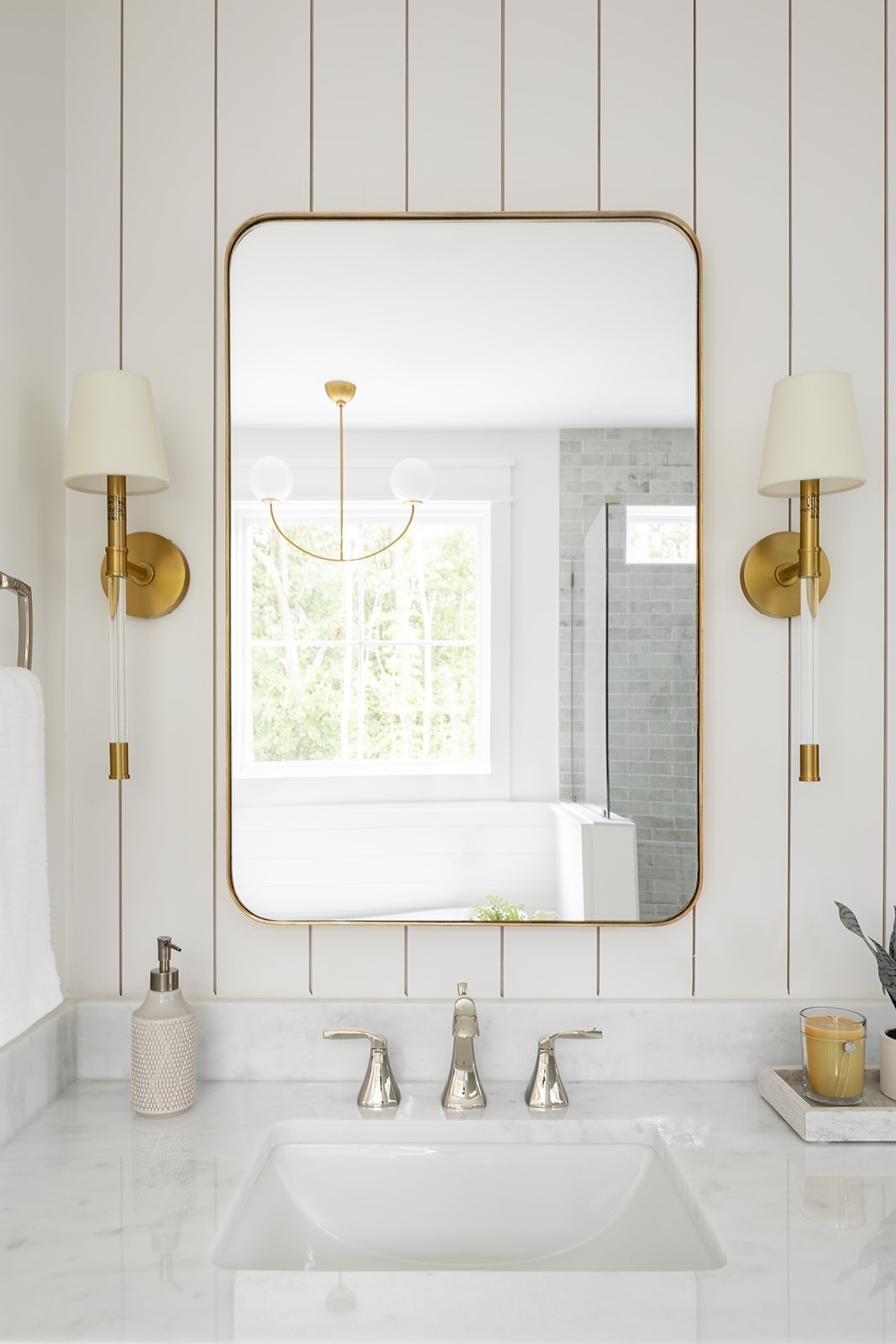 Image 4 of 50 For 16299 14th Avenue Road