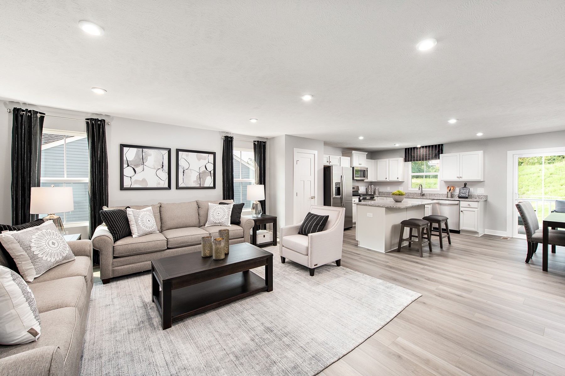 Image 3 of 3 For 208 1st Street