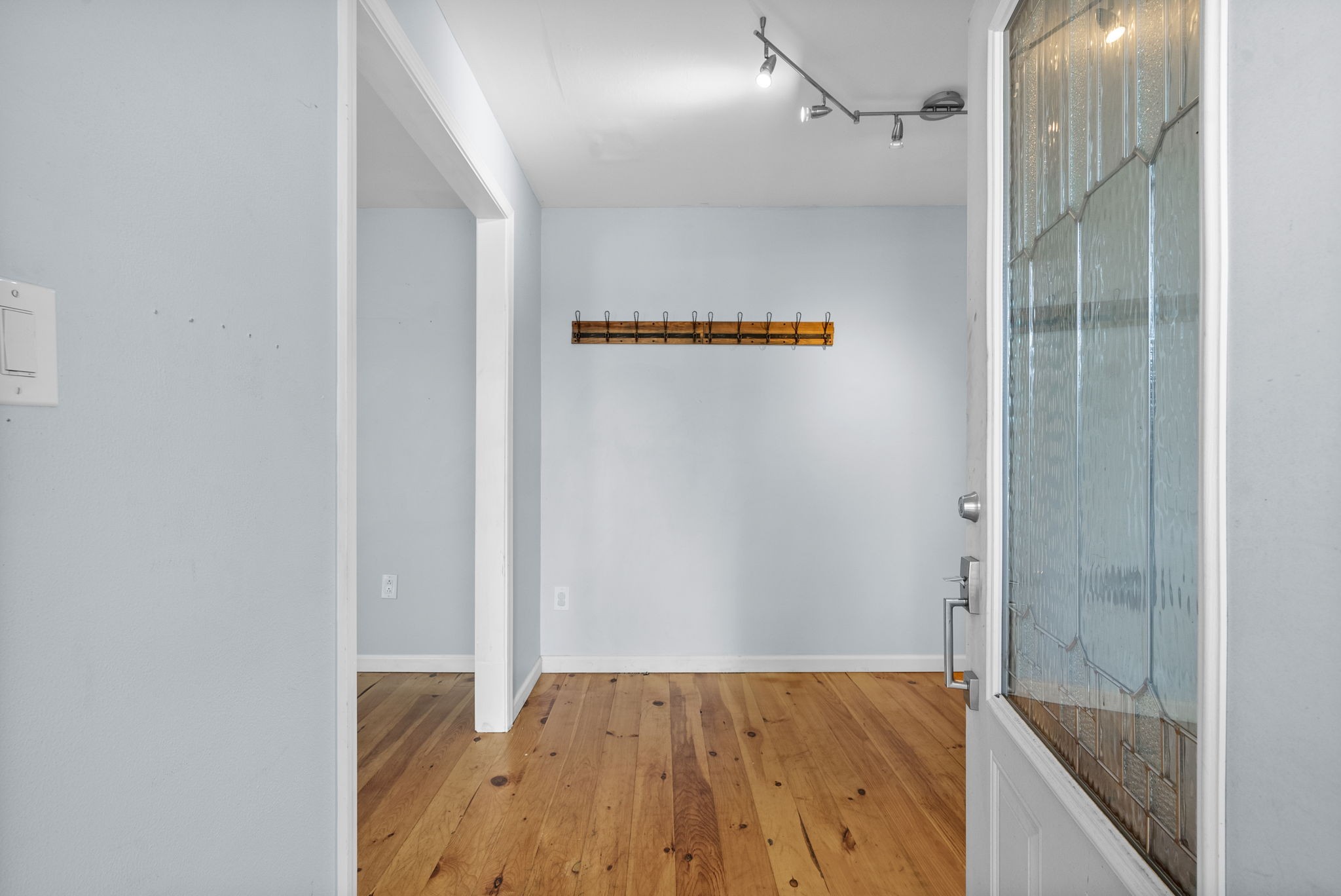 Image 4 of 9 For 5240 Sunshine Drive