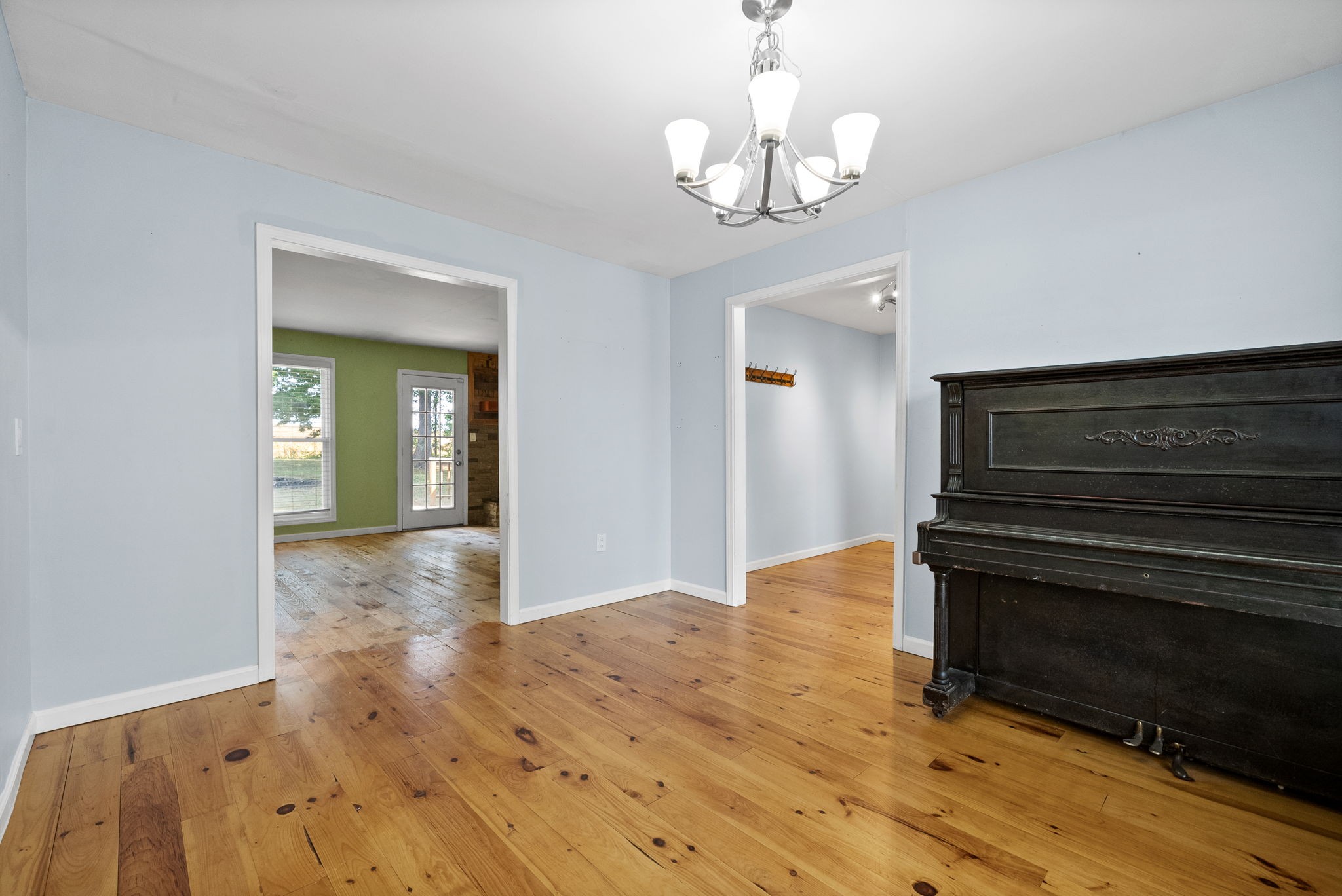 Image 6 of 9 For 5240 Sunshine Drive