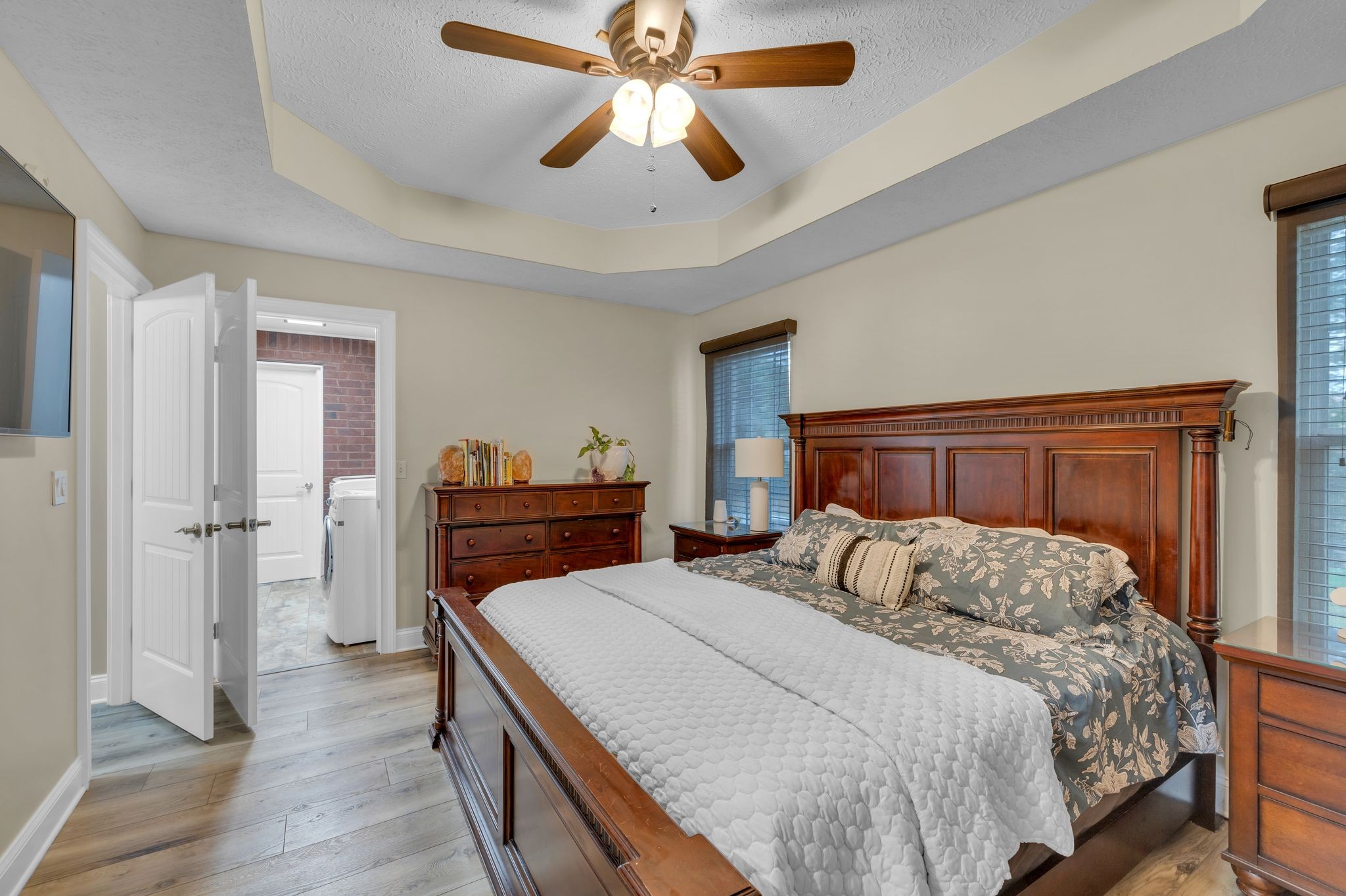 Image 17 of 40 For 6151 137th Court