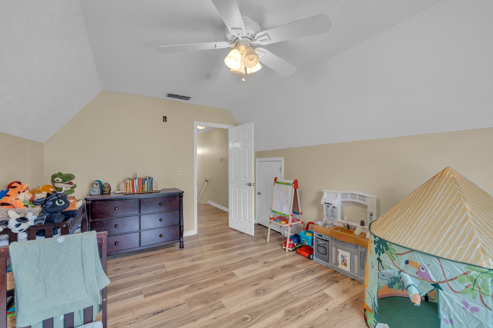 Image 24 of 40 For 6151 137th Court