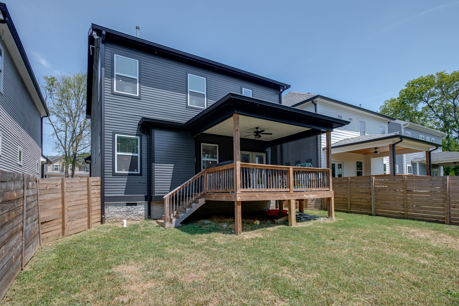 Image 27 of 39 For 2127 N.e. 40th Ave.