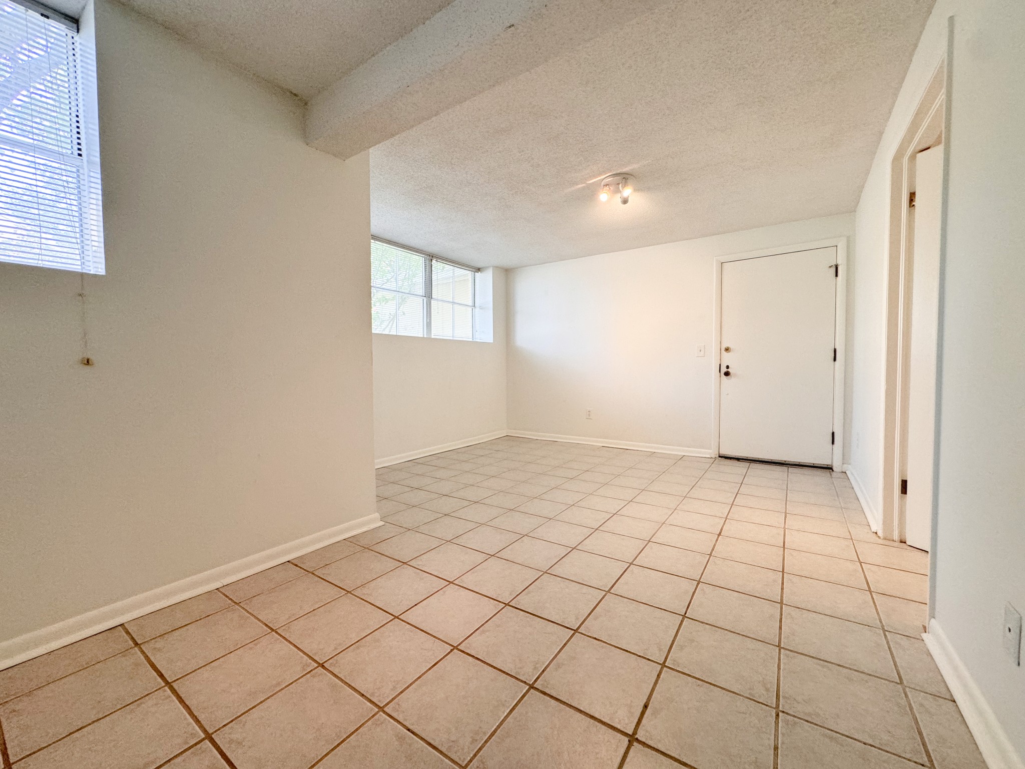 Image 17 of 29 For 2801 College Road 23