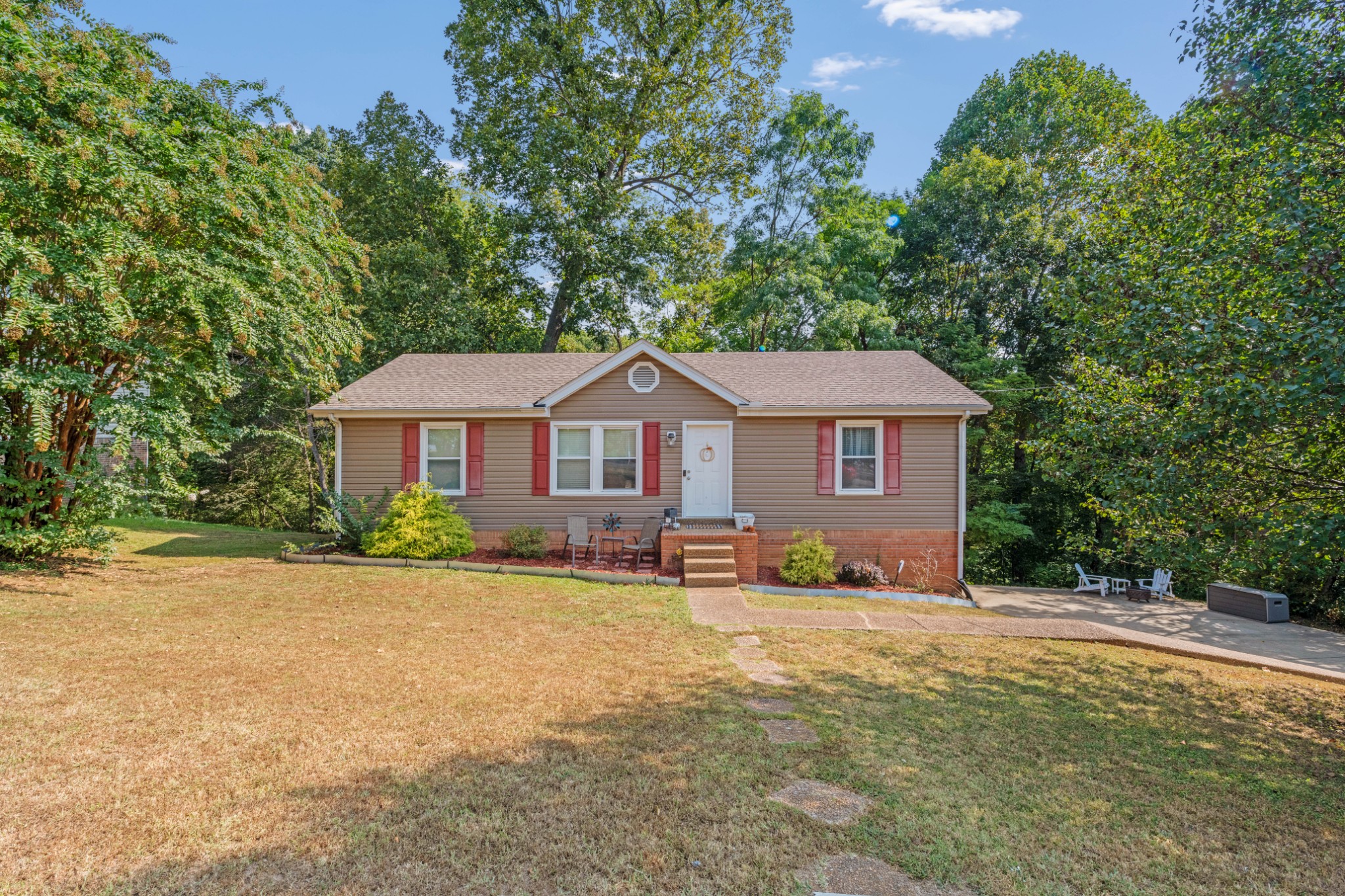Image 2 of 28 For 37 Fisher Lane Way