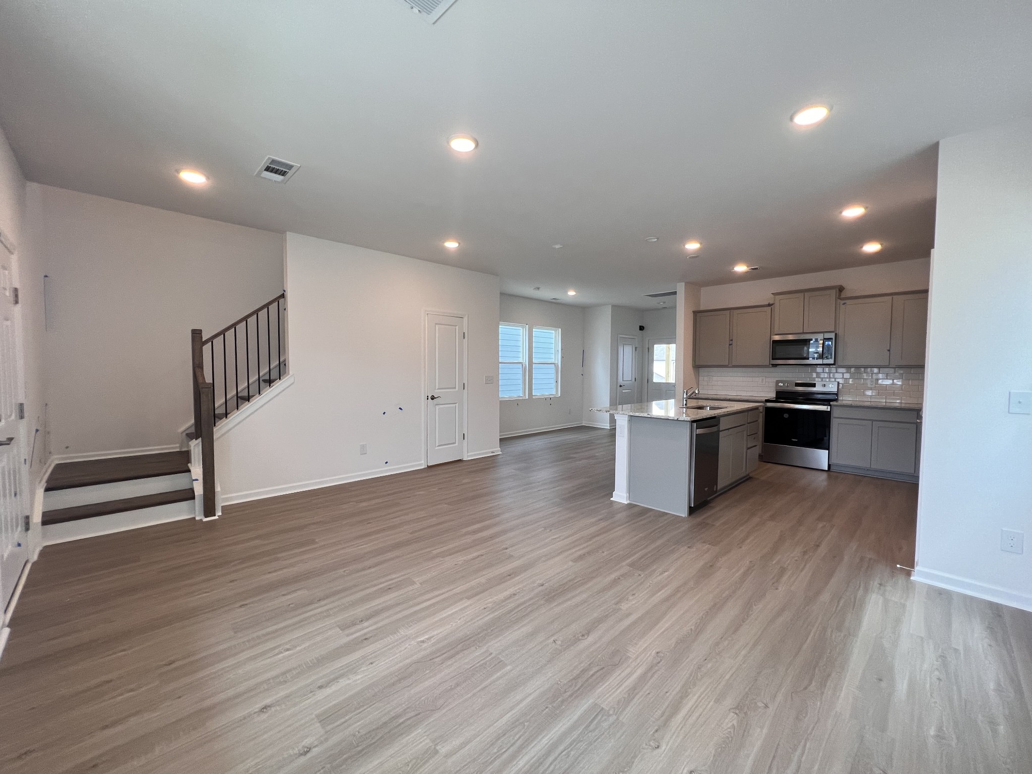 Image 4 of 17 For 24396 11th Place