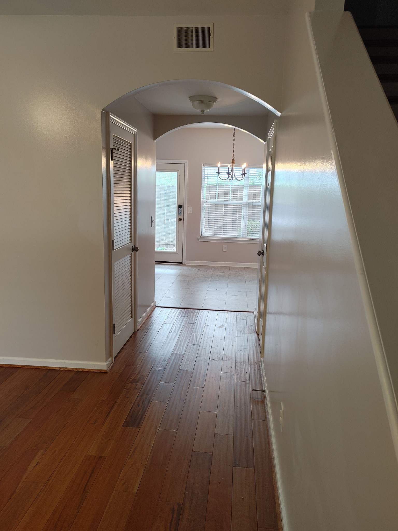Image 4 of 9 For  Lime Way 