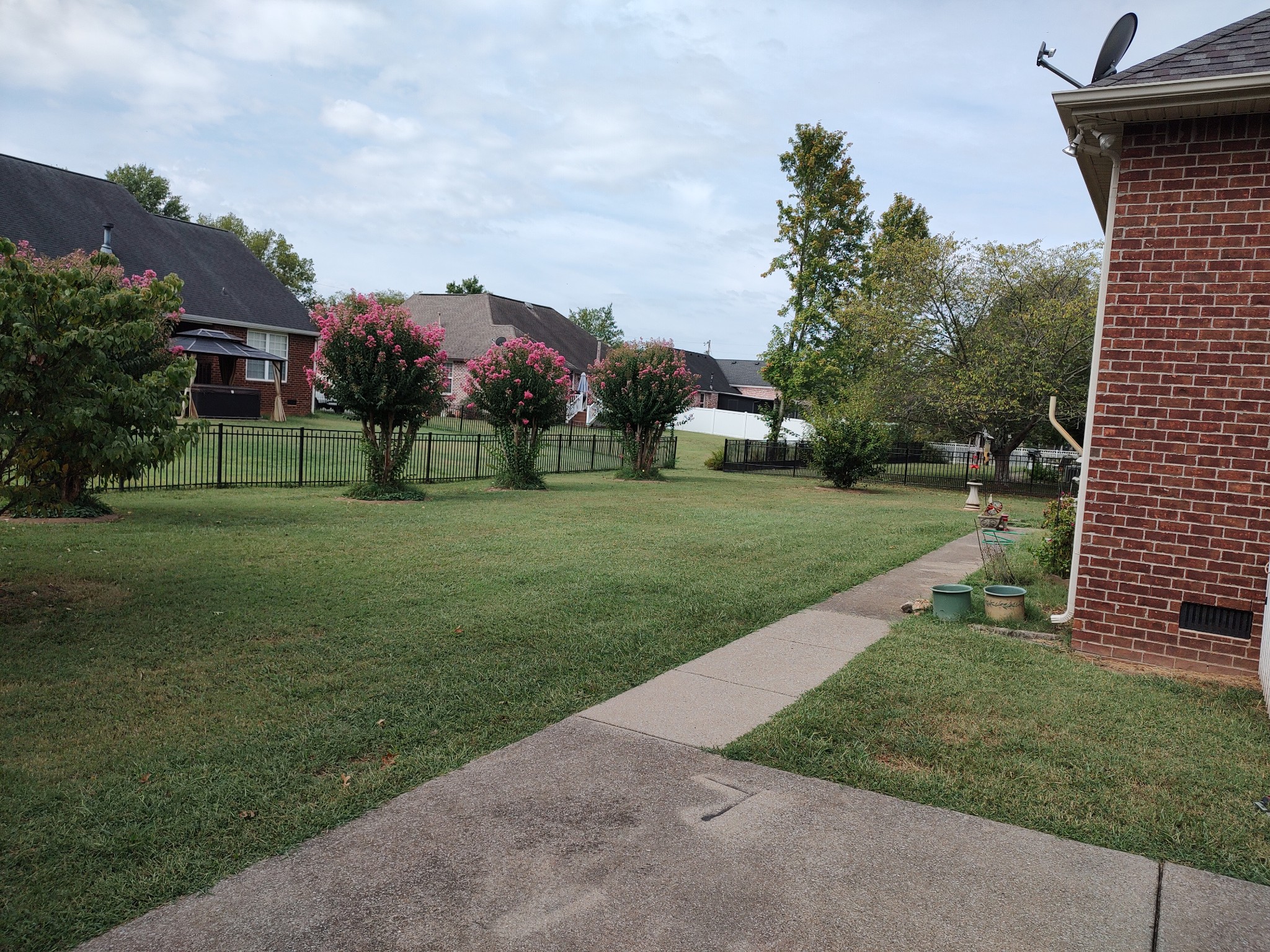 Image 3 of 24 For 12584 102nd Avenue