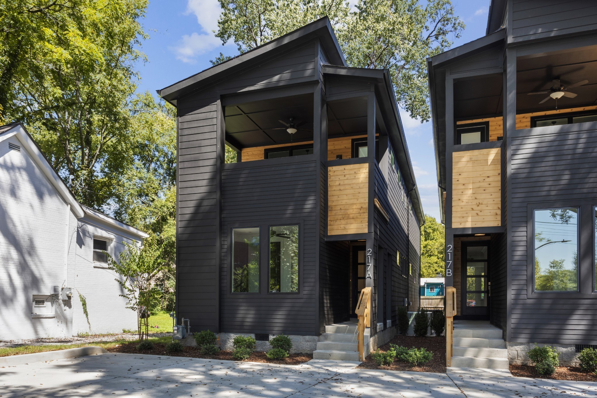Image 3 of 12 For 1325 42nd Street