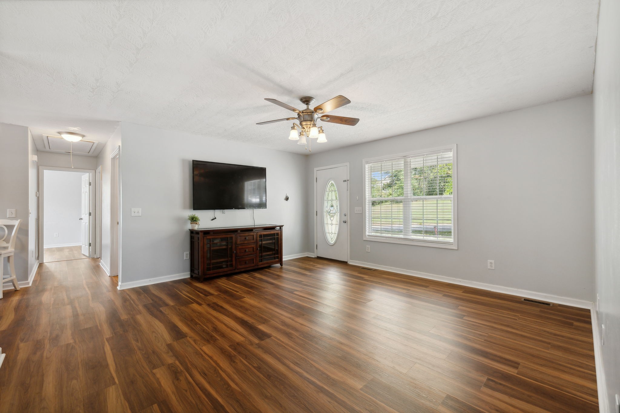 Image 5 of 9 For  Lime Way 