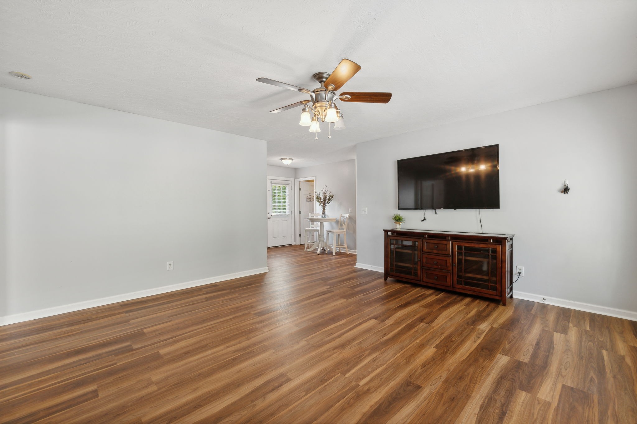 Image 6 of 9 For  Lime Way 