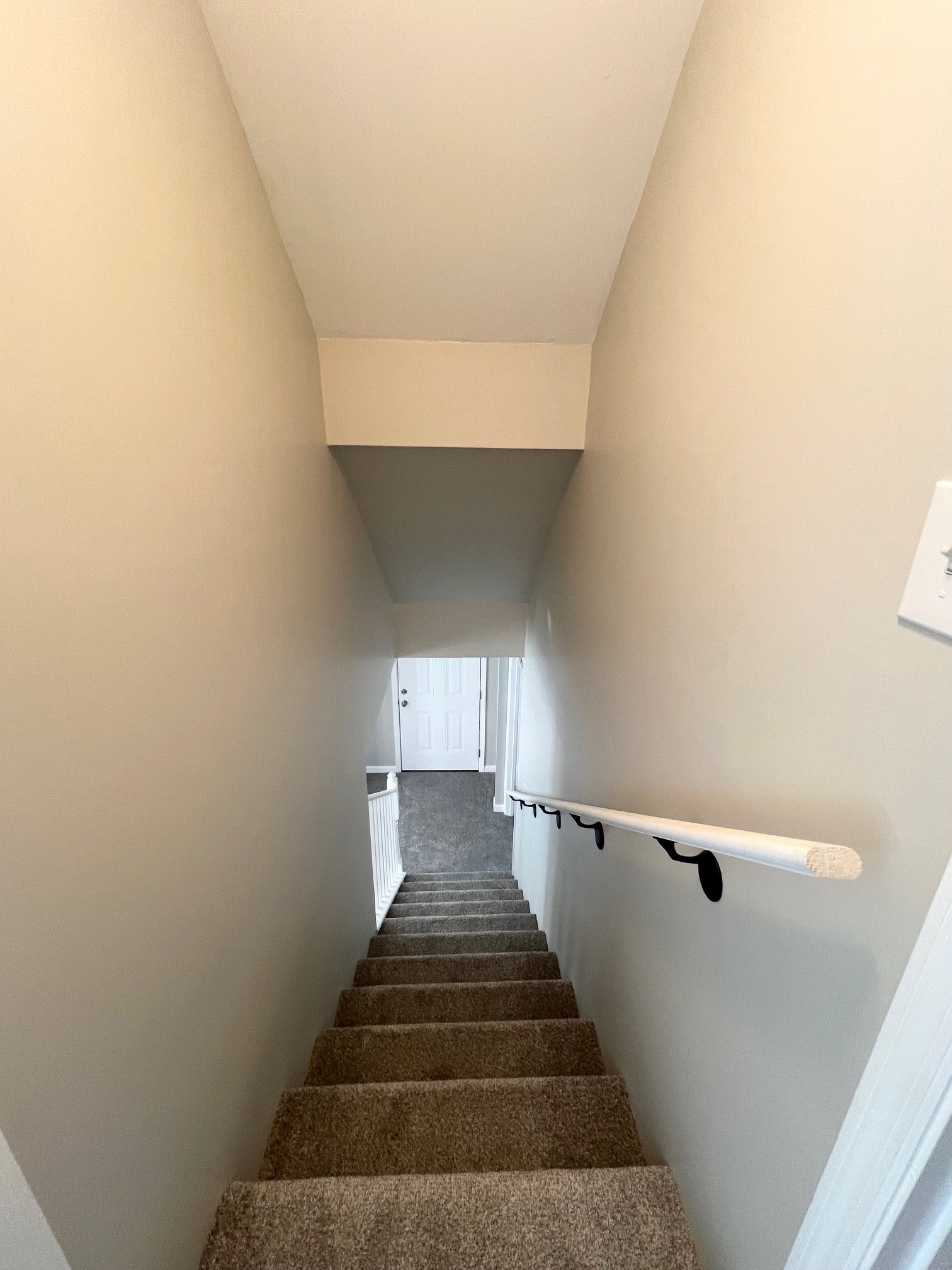 Listing photo id 14 for 4658 Hacienda Drive