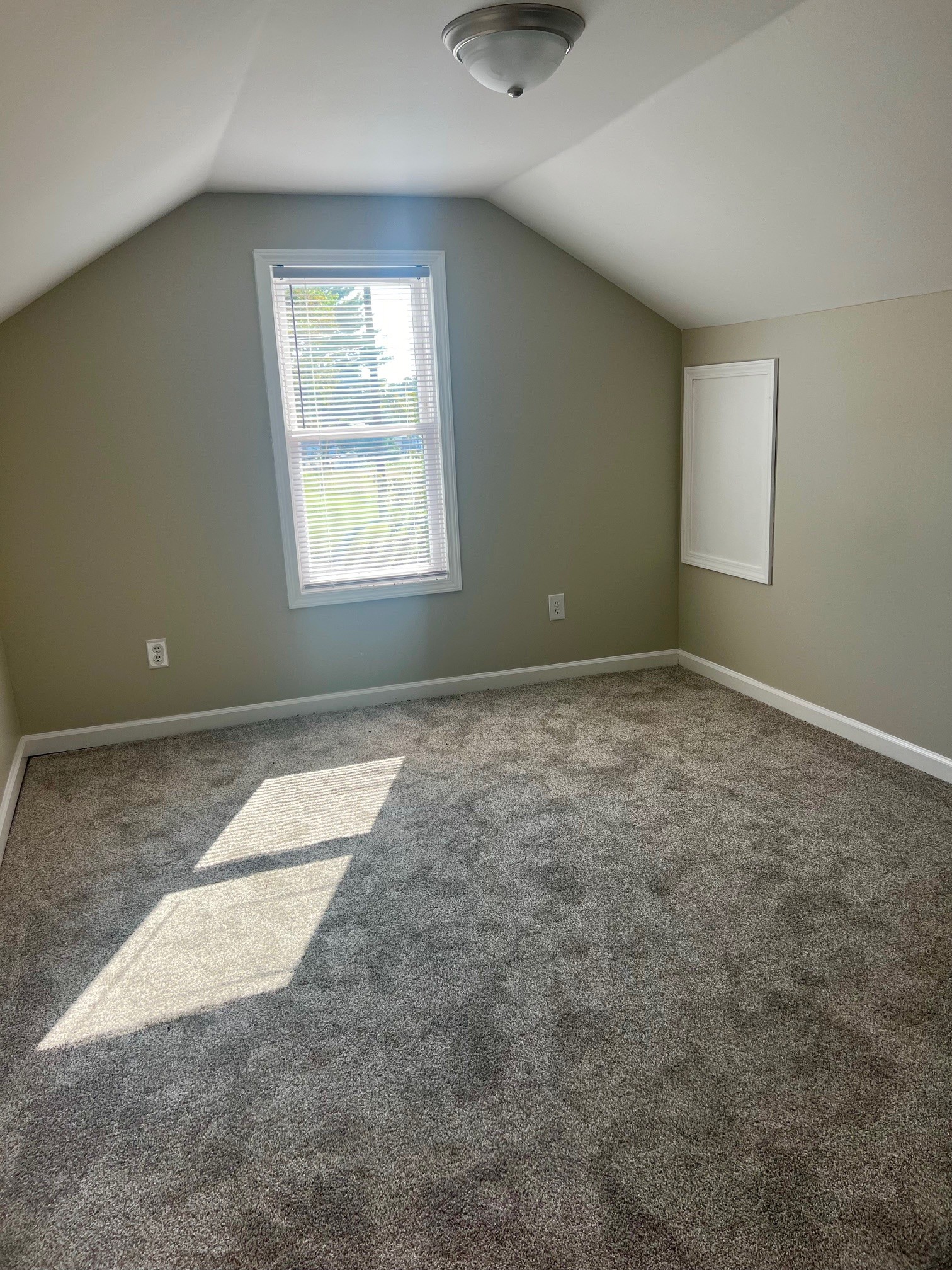 Listing photo id 17 for 4658 Hacienda Drive