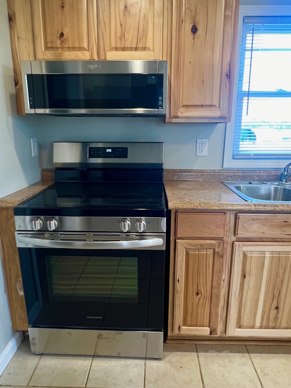 Listing photo id 3 for 4658 Hacienda Drive