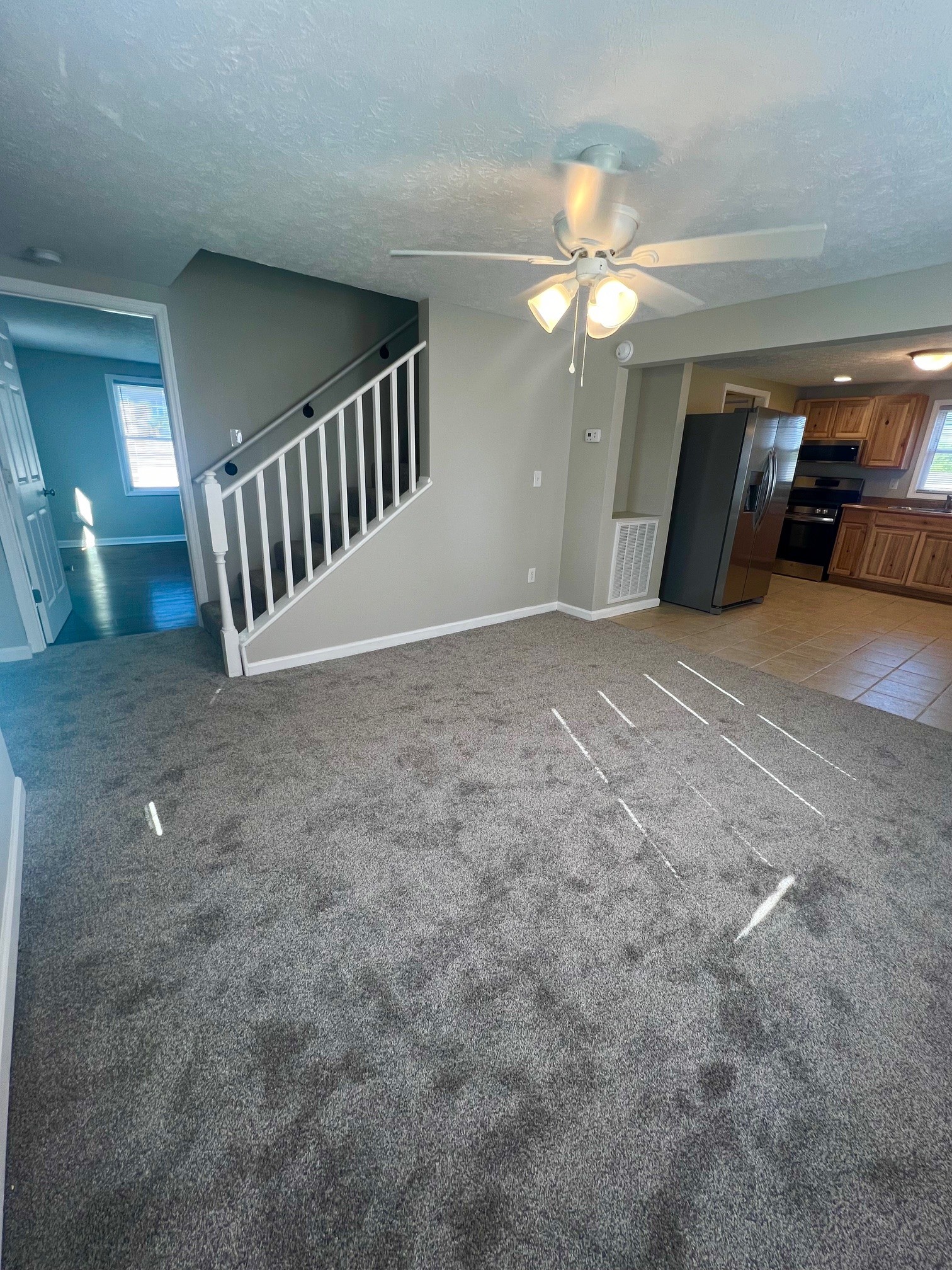 Listing photo id 5 for 4658 Hacienda Drive