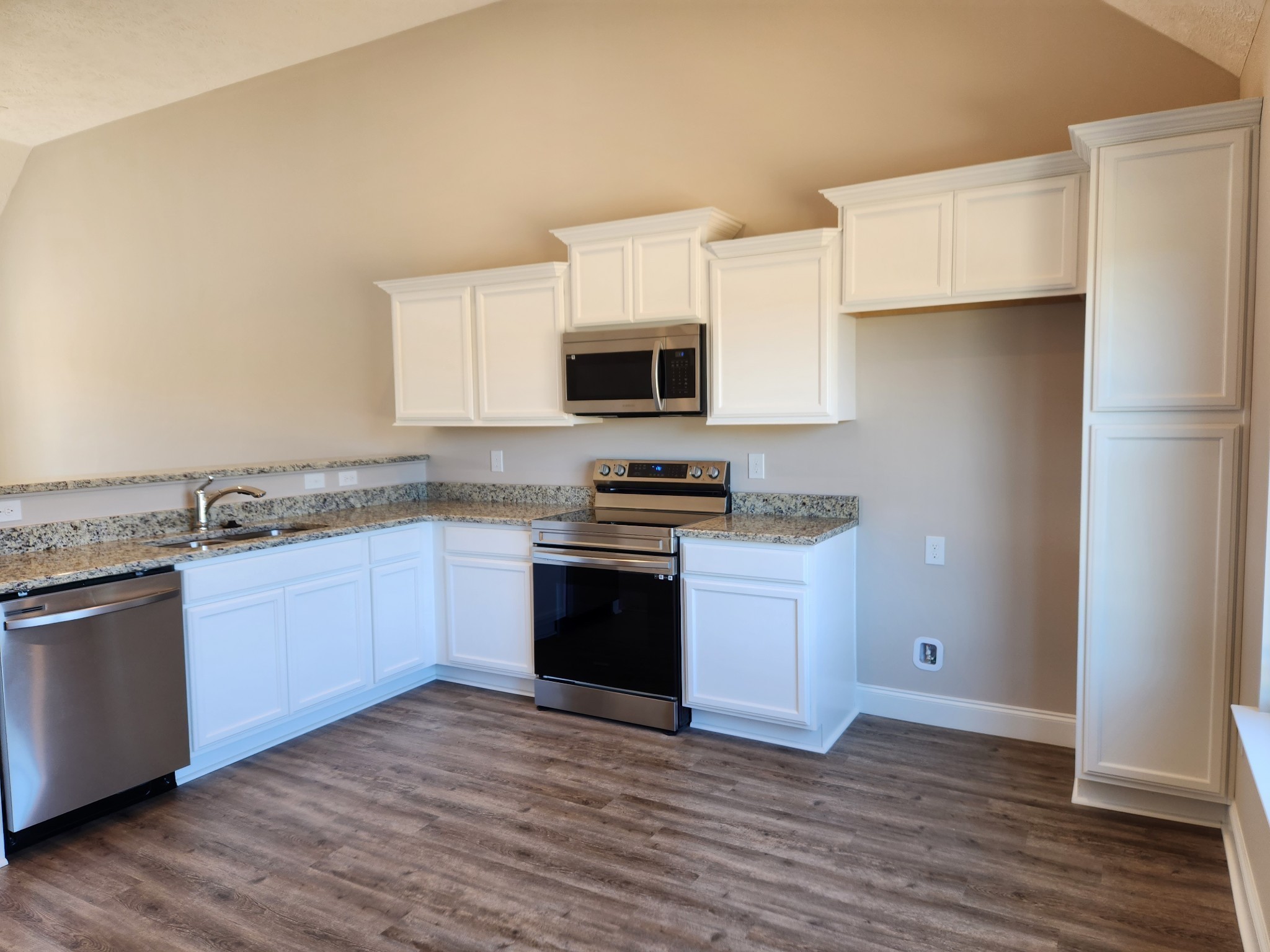 Image 11 of 62 For 5885 Arbor Street