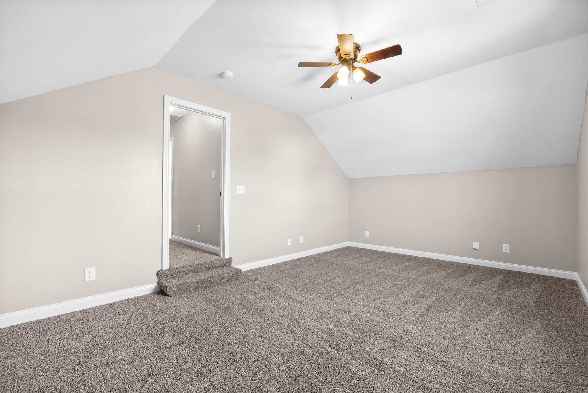Image 26 of 42 For 2801 College Road 19