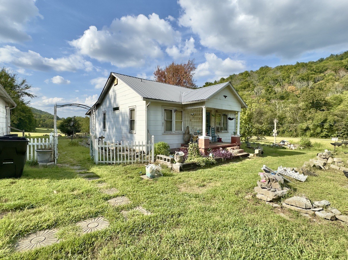 Image 4 of 33 For 2630 140th Street