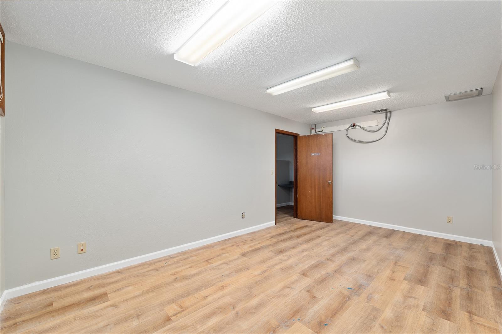 Image 30 of 42 For 2801 College Road 19