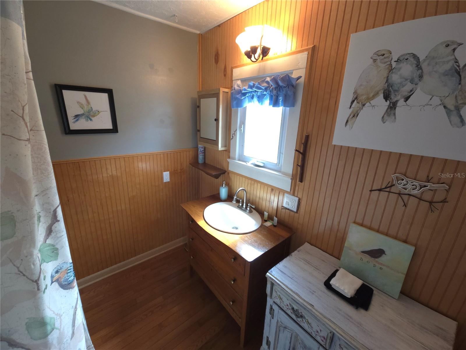 Image 7 of 23 For 20906 River Drive