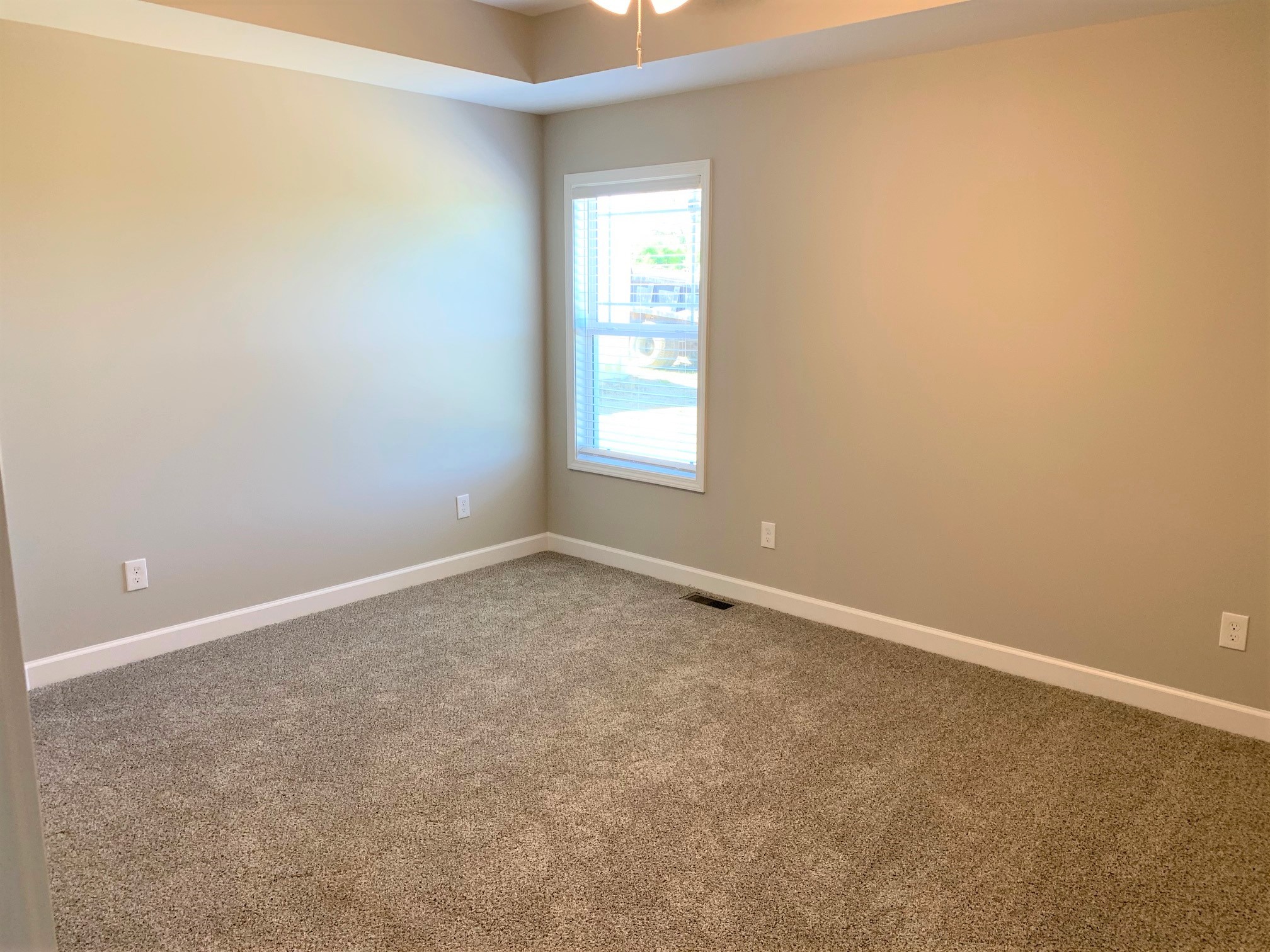 Image 14 of 39 For 5396 Pine Ridge Boulevard