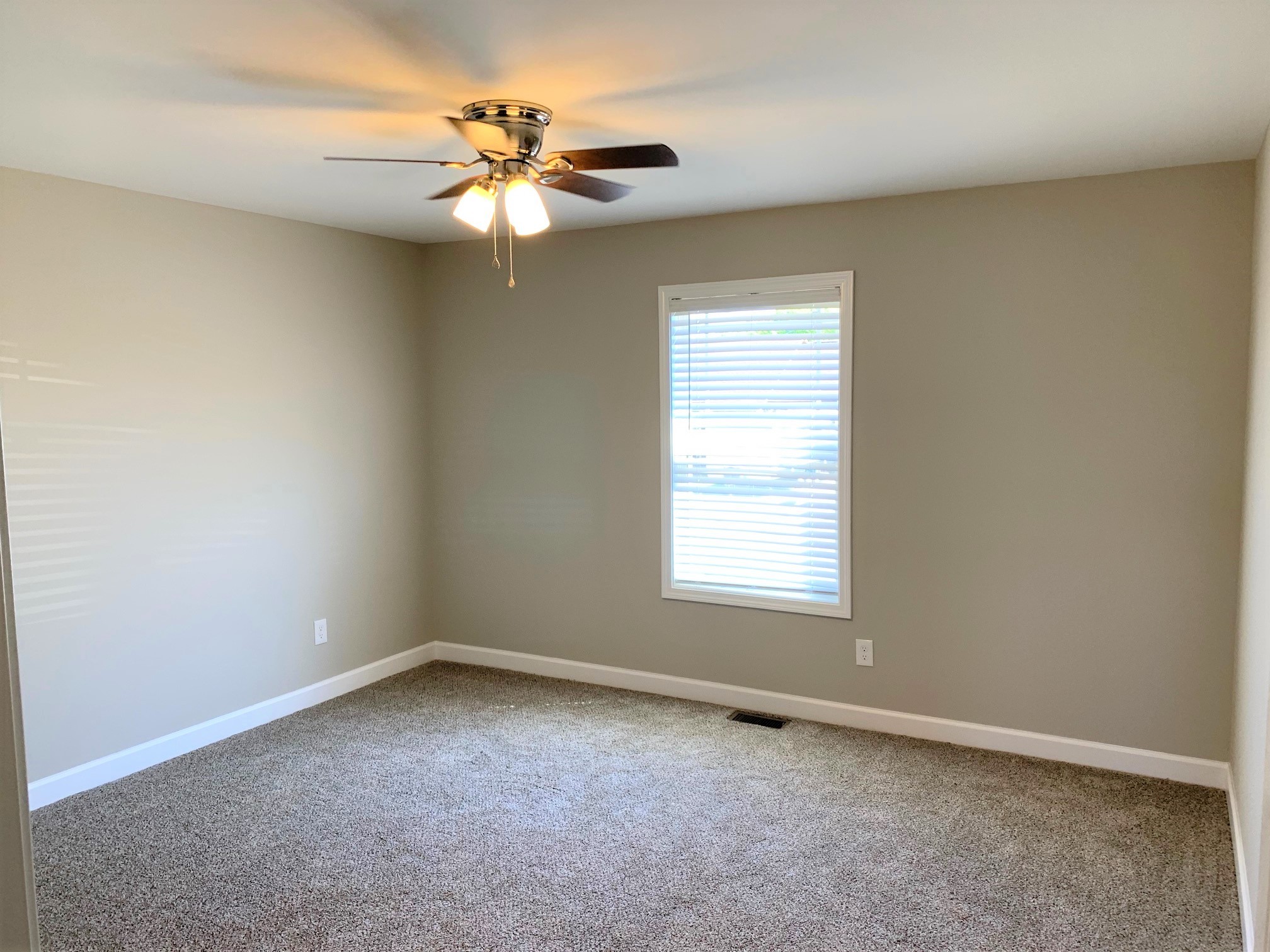 Image 21 of 39 For 5396 Pine Ridge Boulevard