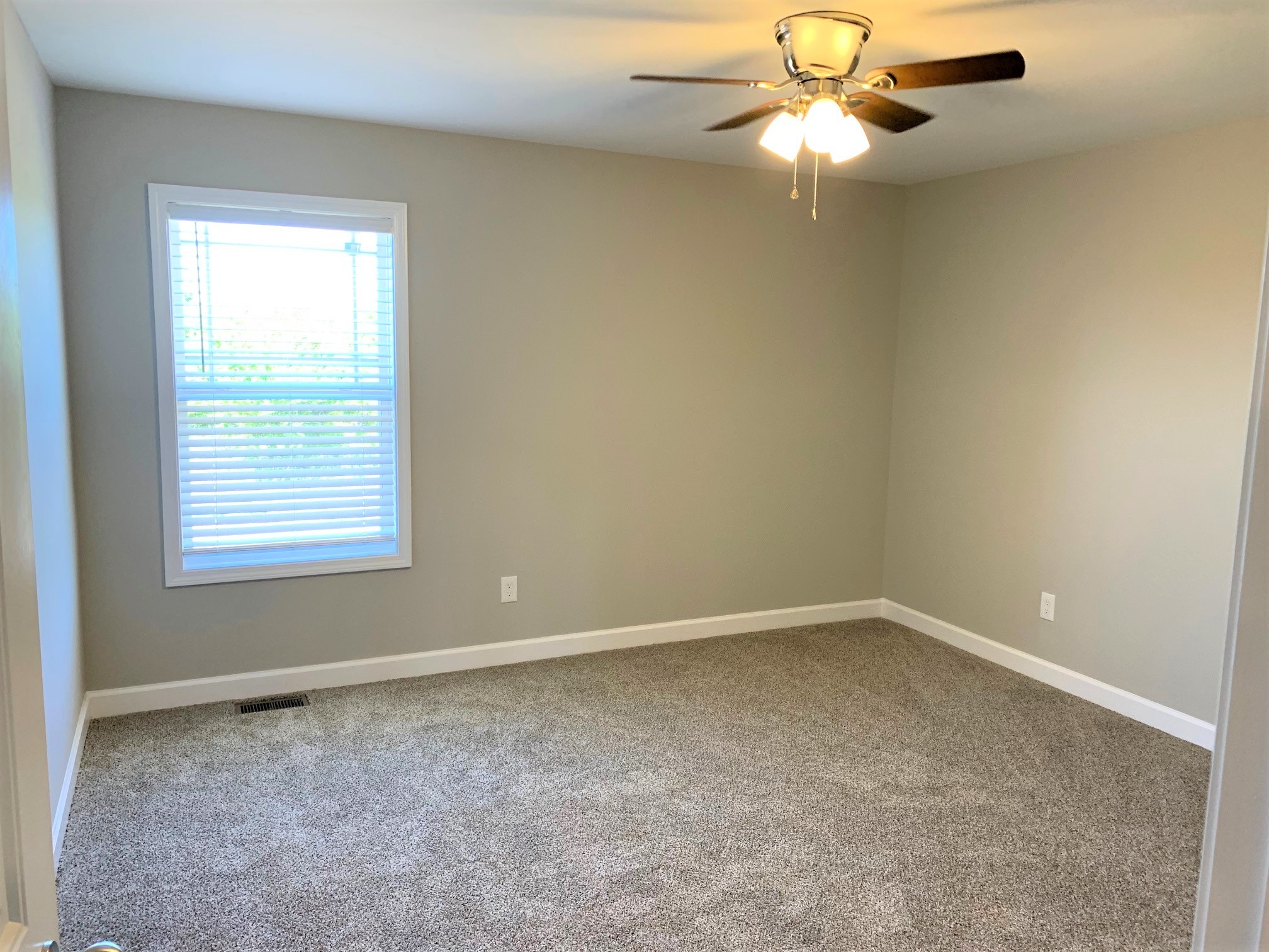 Image 22 of 39 For 5396 Pine Ridge Boulevard