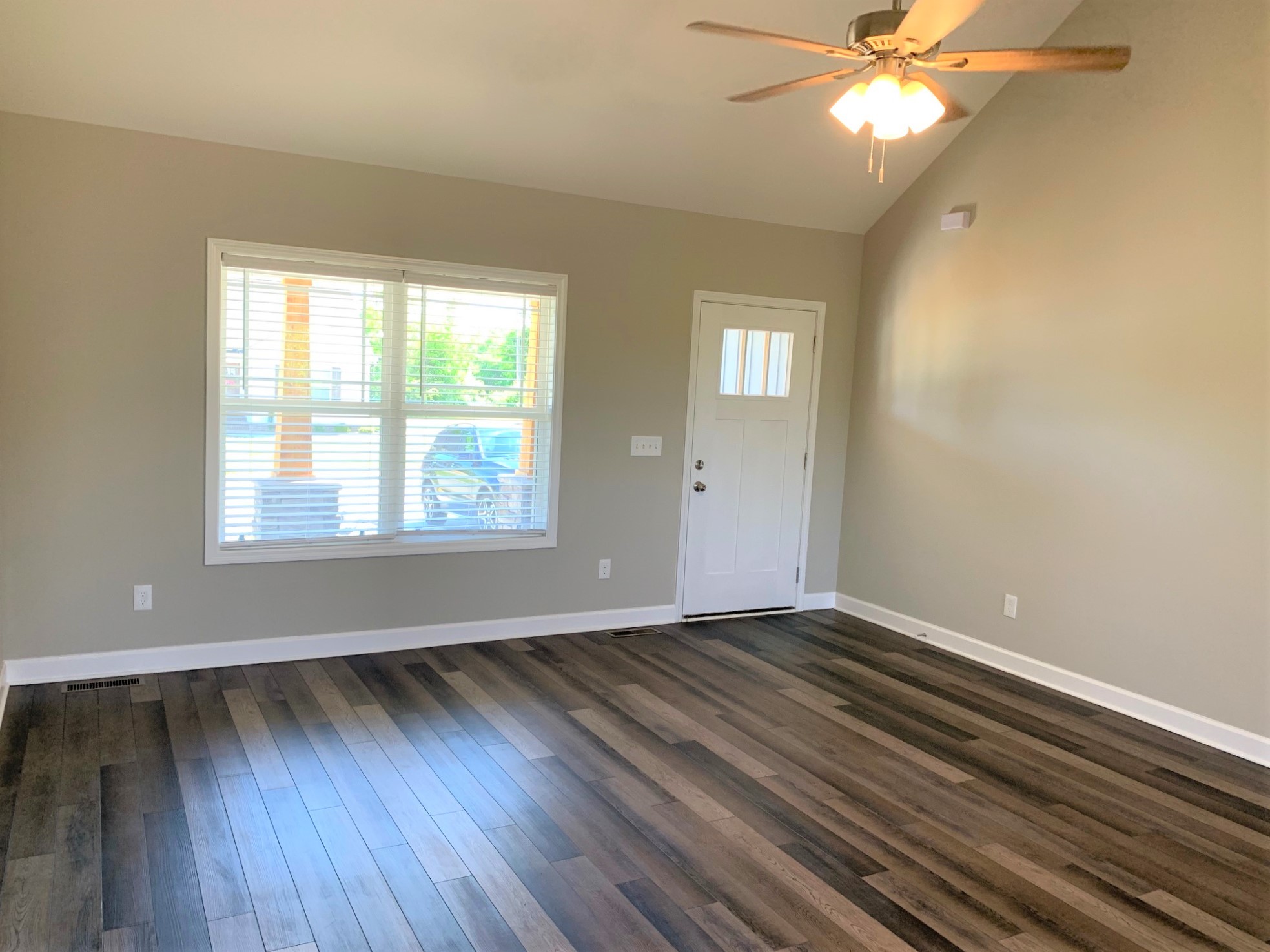 Image 9 of 39 For 5396 Pine Ridge Boulevard