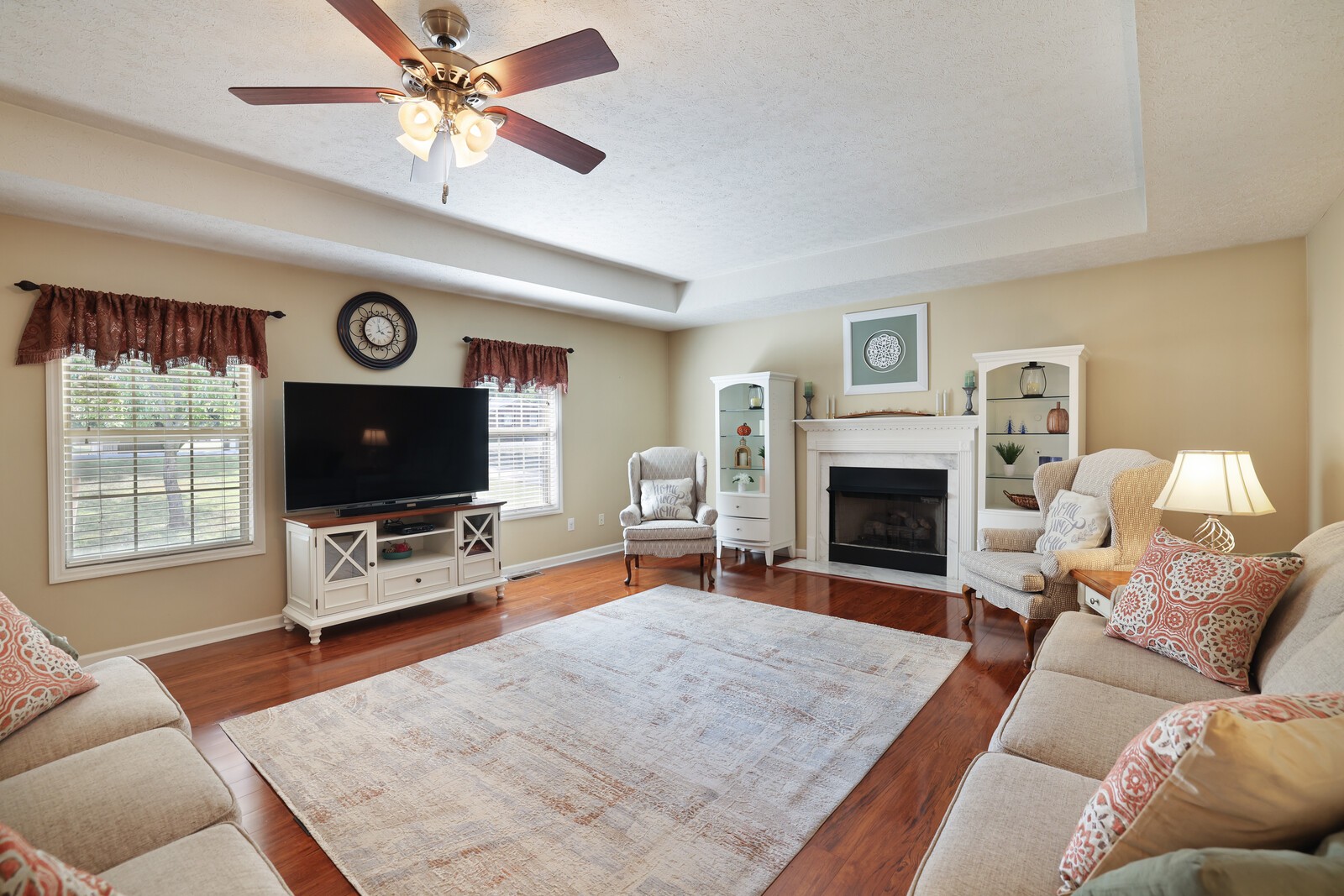 Image 10 of 49 For 9945 83rd Lane