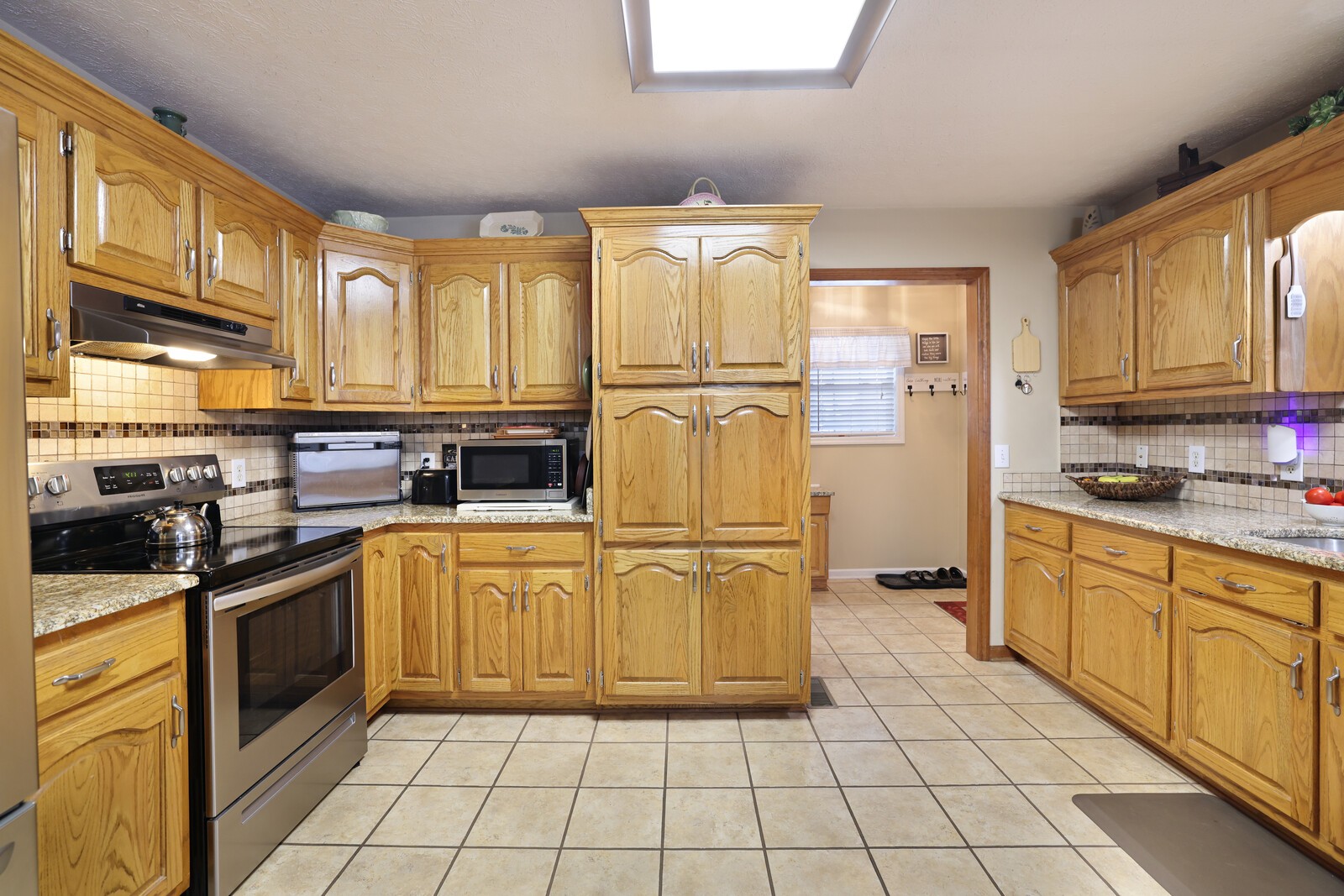 Image 20 of 49 For 9945 83rd Lane