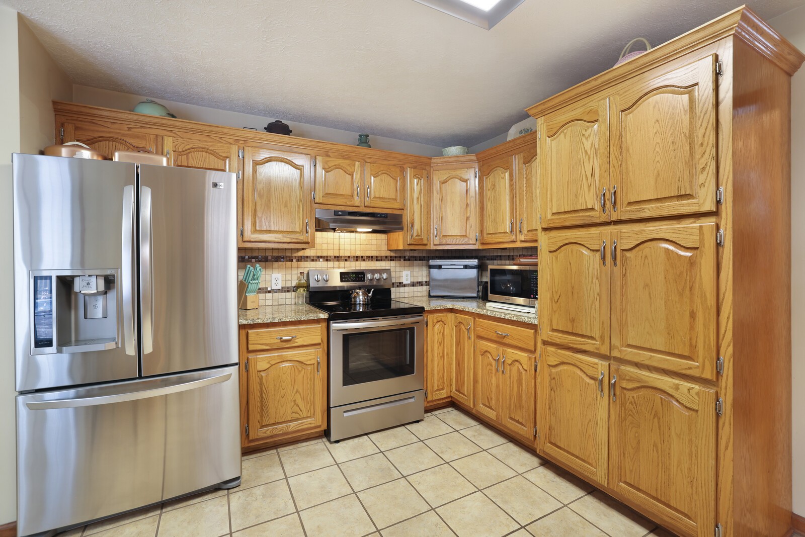 Image 21 of 49 For 9945 83rd Lane