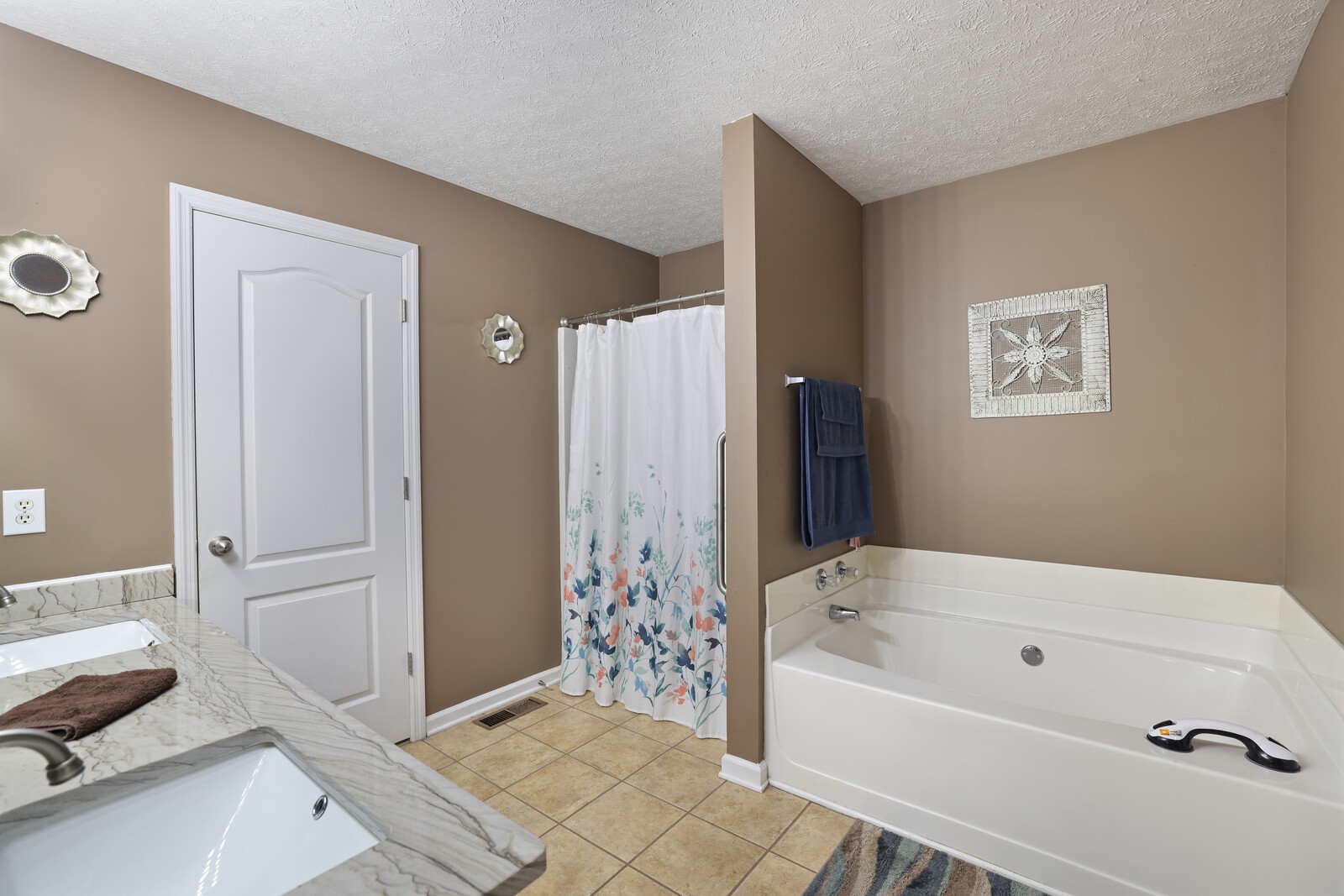 Image 34 of 49 For 9945 83rd Lane