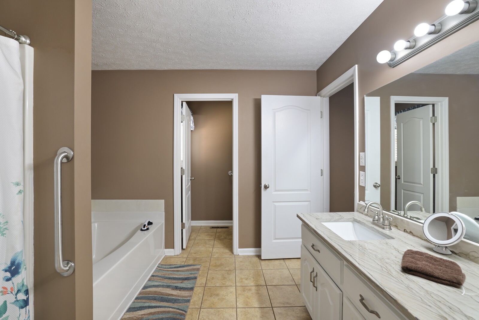 Image 36 of 49 For 9945 83rd Lane