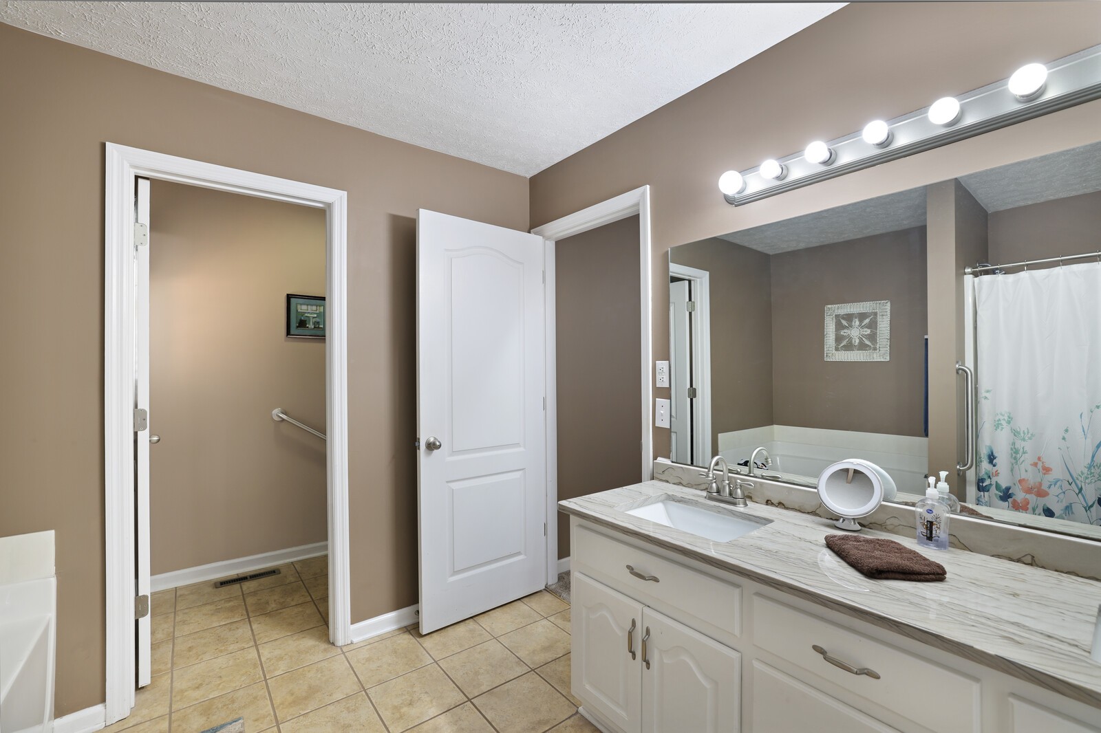Image 37 of 49 For 9945 83rd Lane