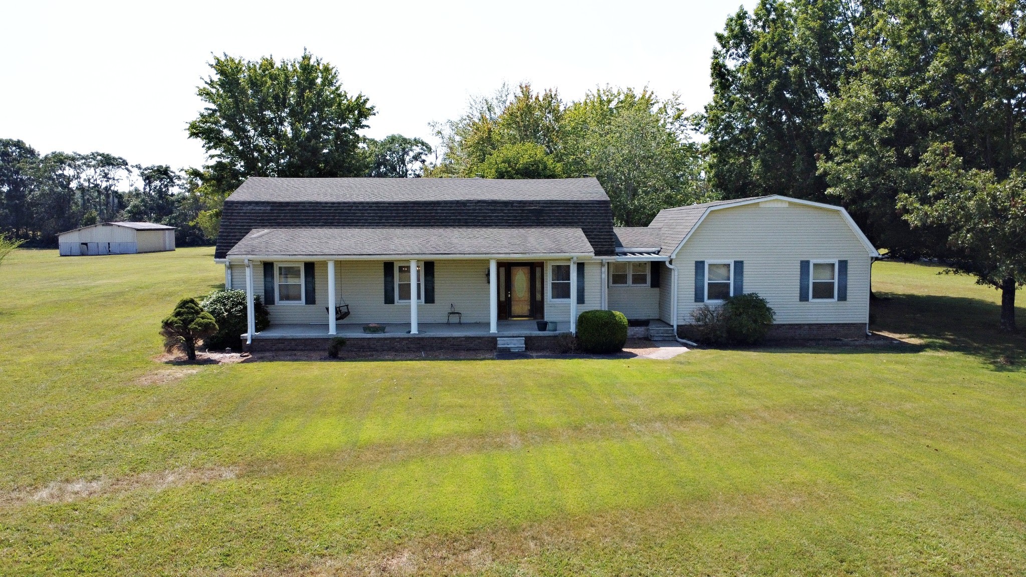 Image 3 of 48 For 2219 18 Avenue