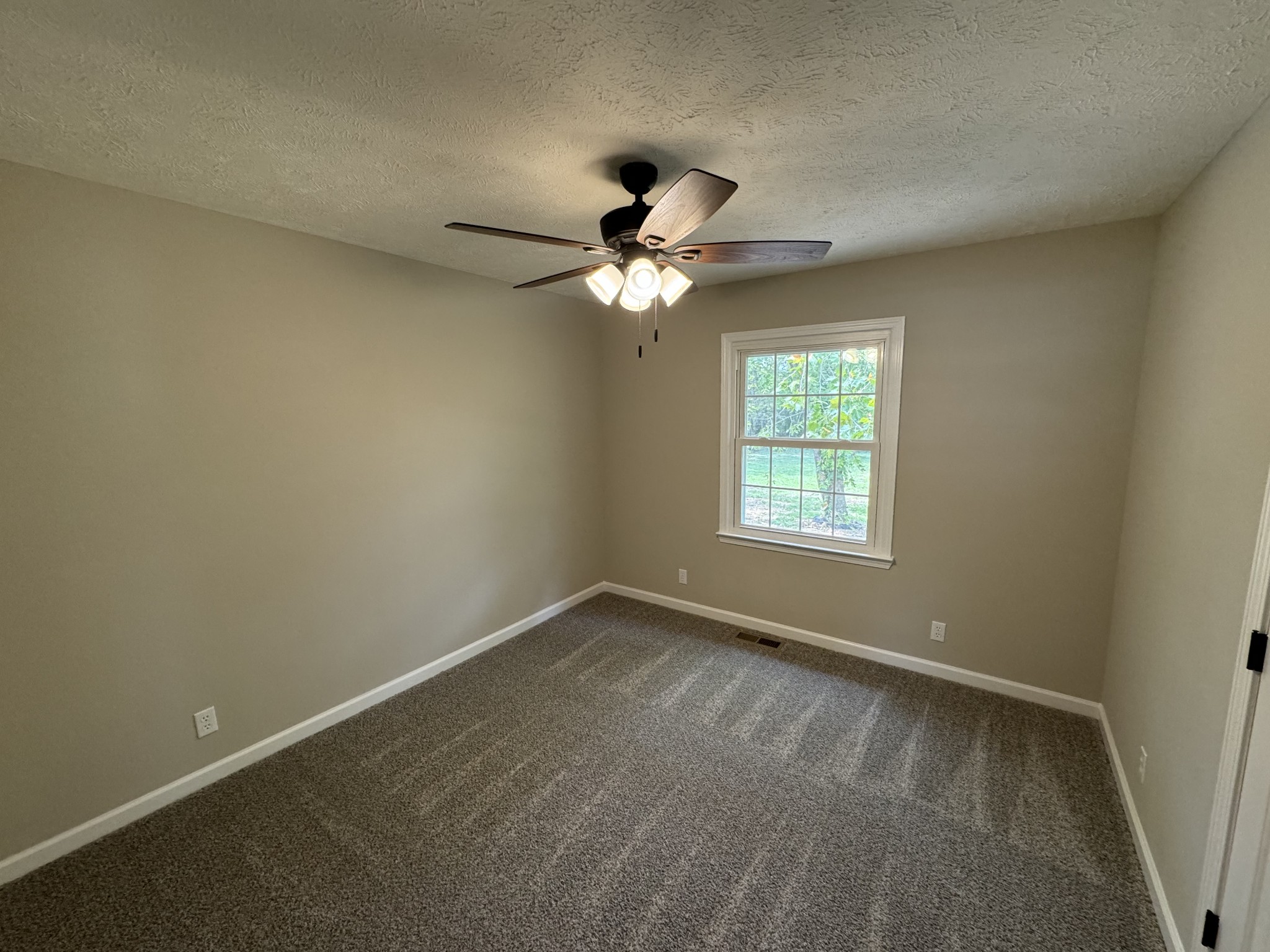 Image 10 of 20 For 807 Glen Creek Court