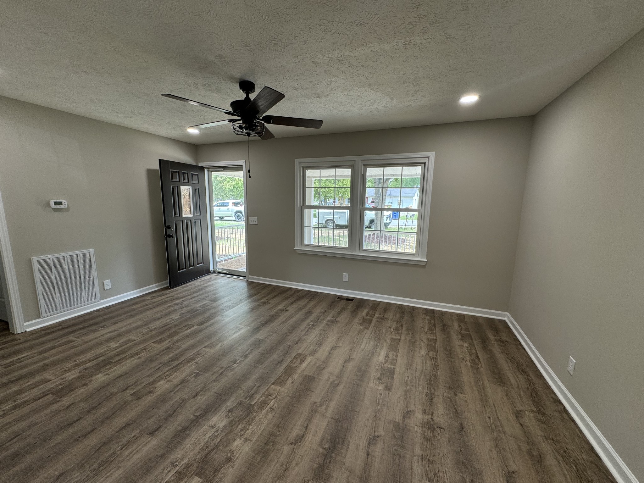 Image 11 of 20 For 807 Glen Creek Court