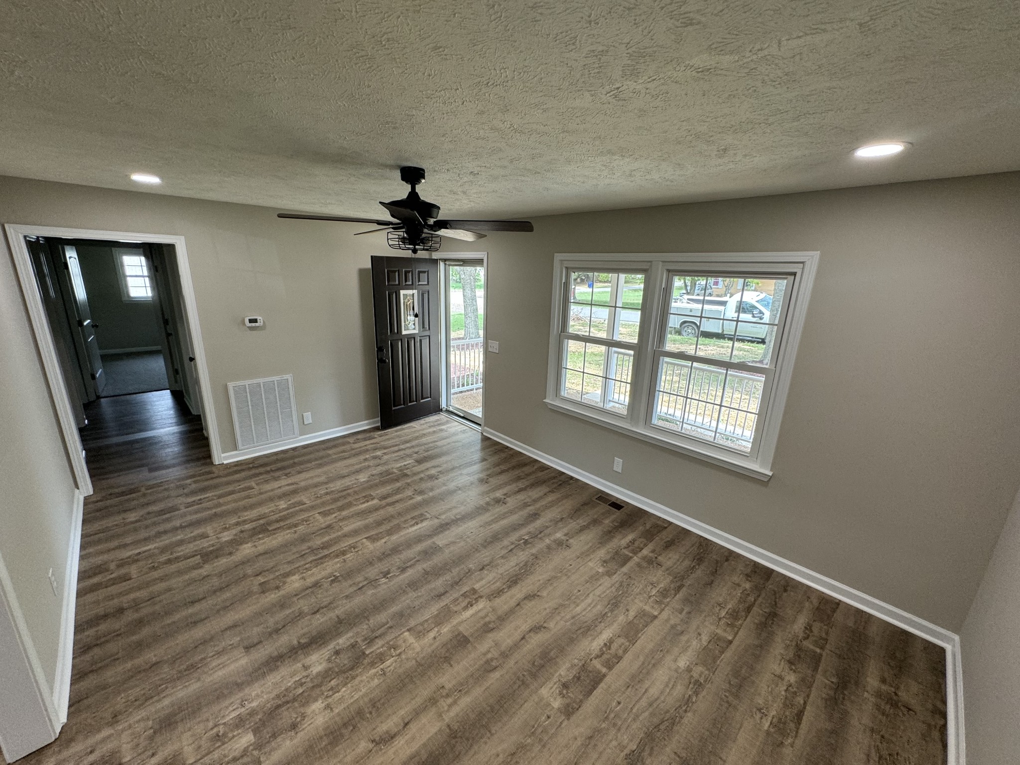 Image 12 of 20 For 807 Glen Creek Court