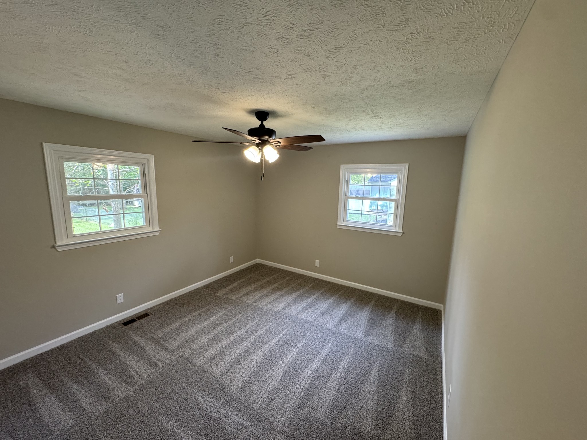 Image 15 of 20 For 807 Glen Creek Court