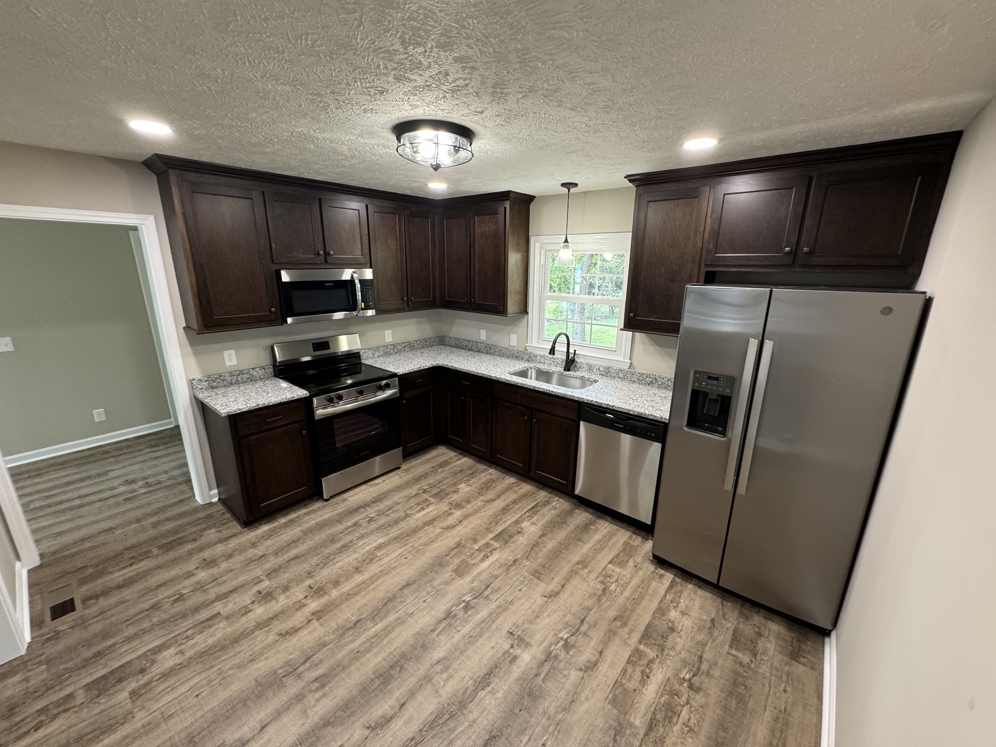 Image 5 of 20 For 807 Glen Creek Court