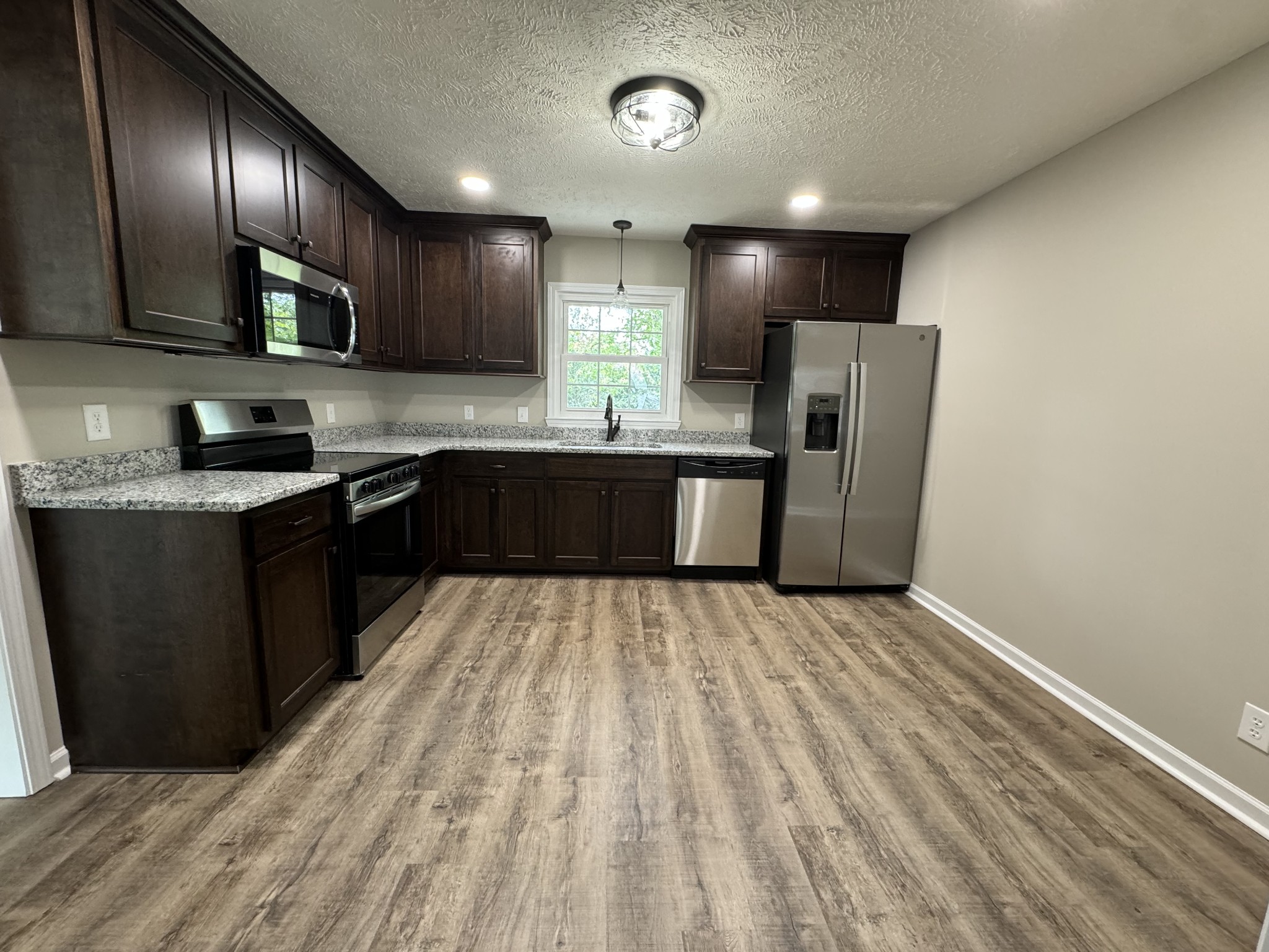 Image 6 of 20 For 807 Glen Creek Court