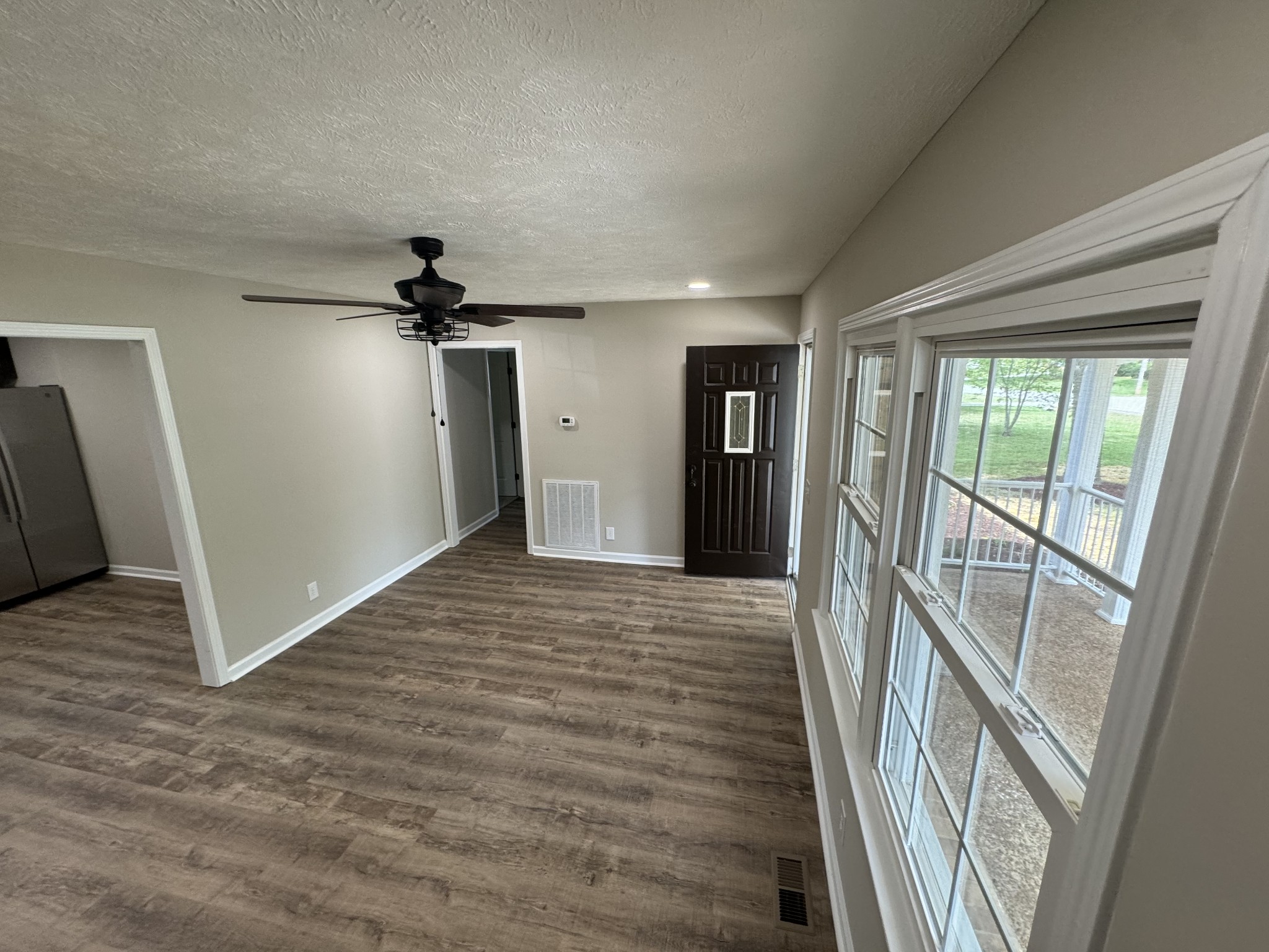 Image 9 of 20 For 807 Glen Creek Court