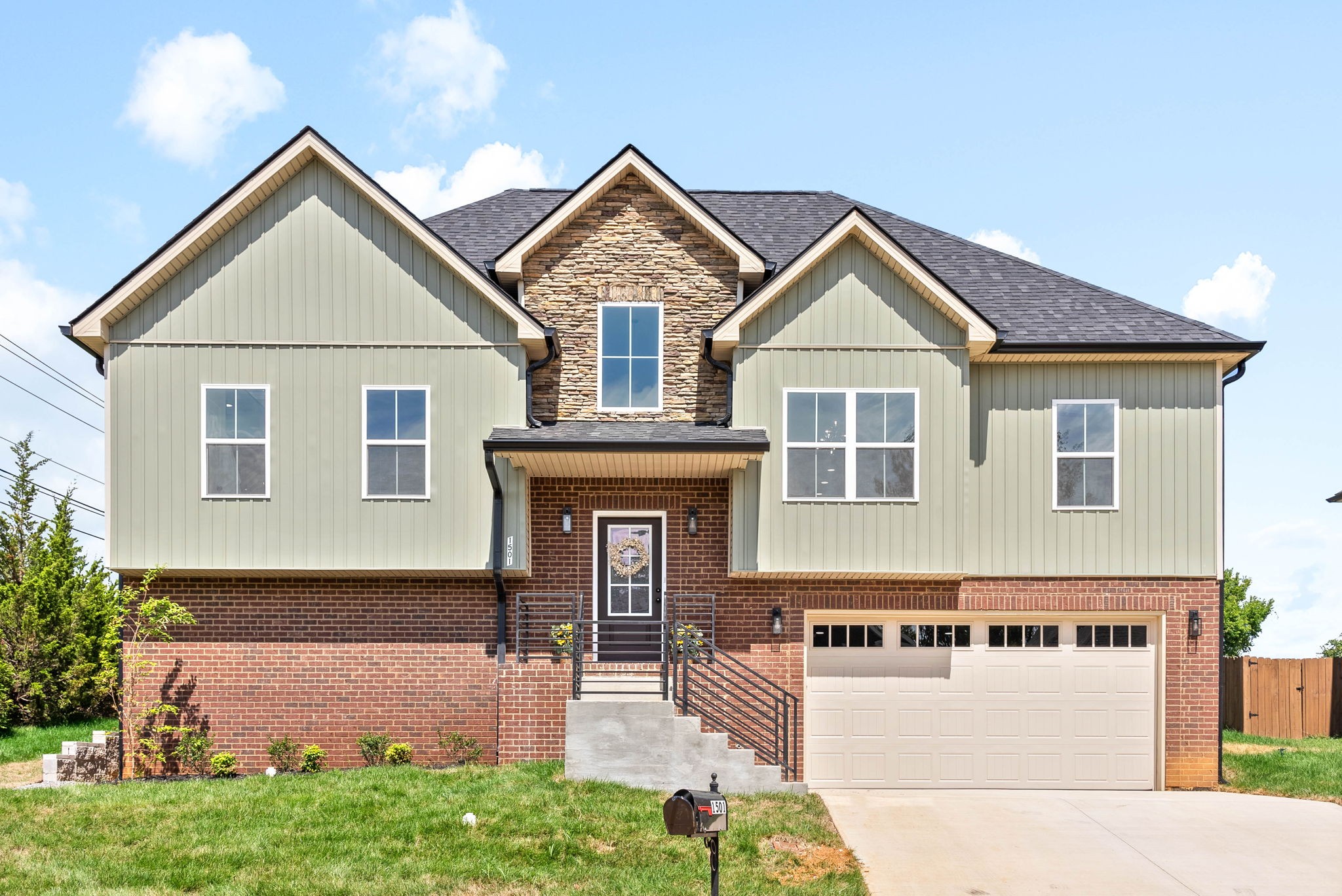 Image 2 of 24 For 2840 147th Street